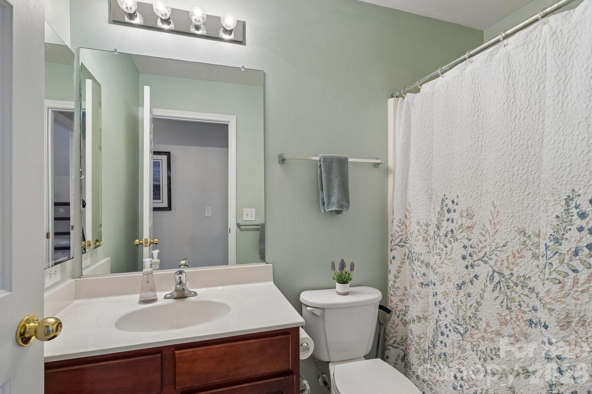 1038 Pepperwood Place — Lake Wylie