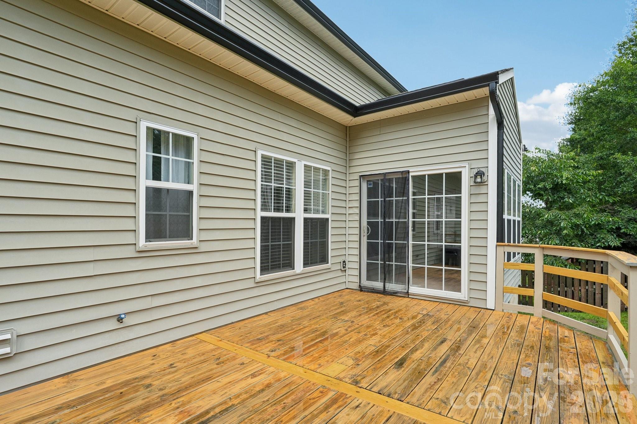 1038 Pepperwood Place — Lake Wylie