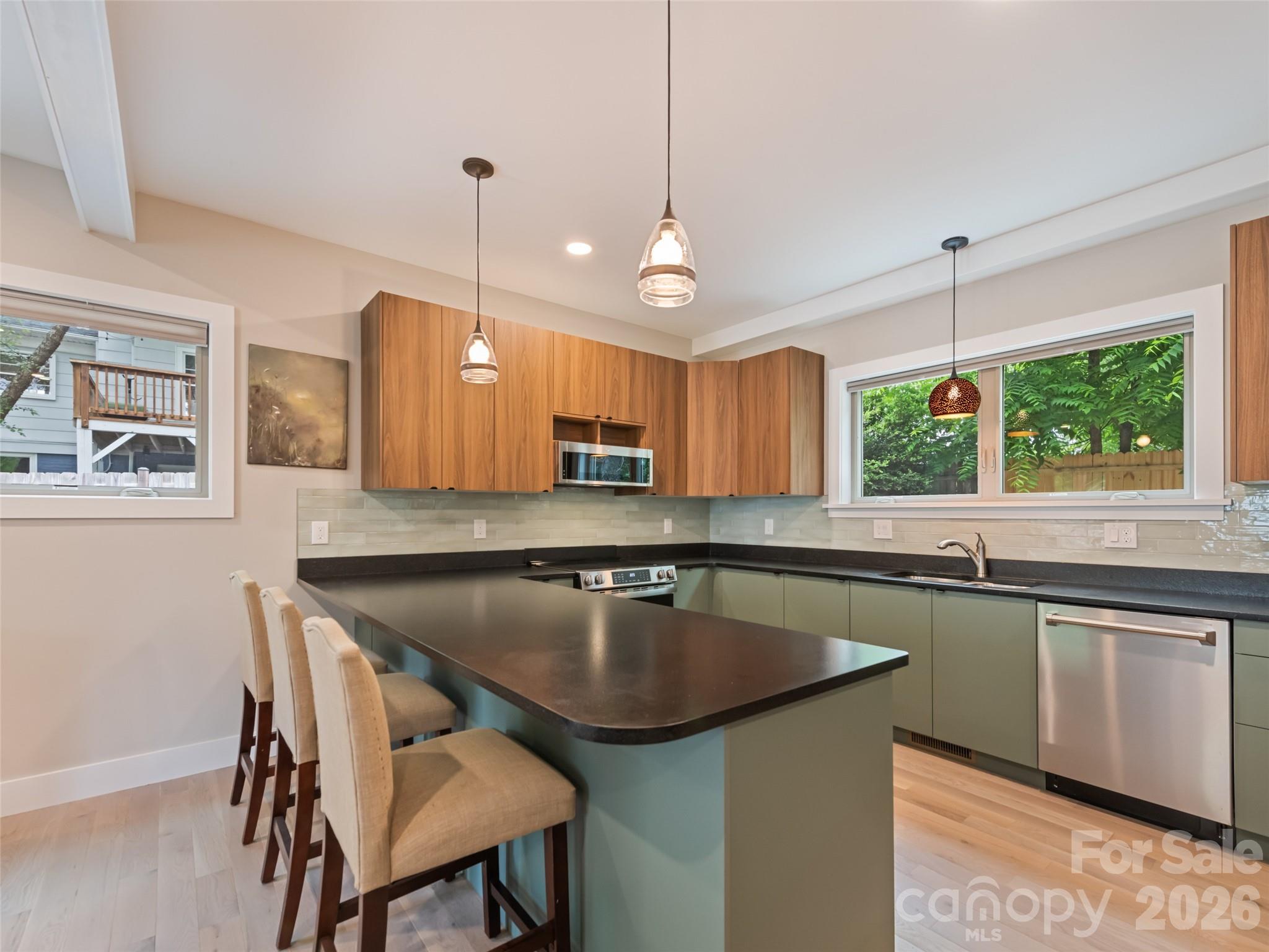 10 Pruitt Street — Asheville