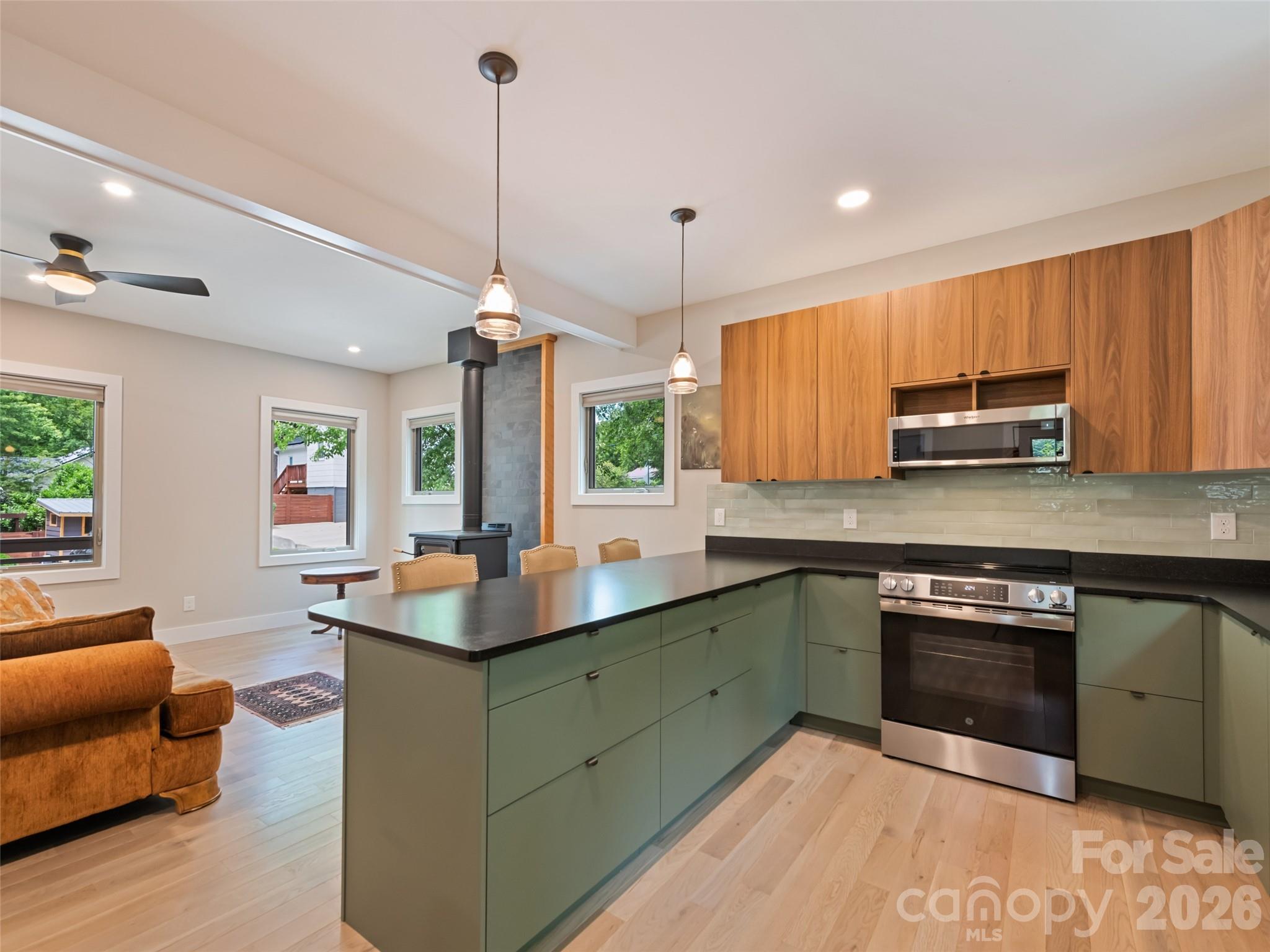 10 Pruitt Street — Asheville