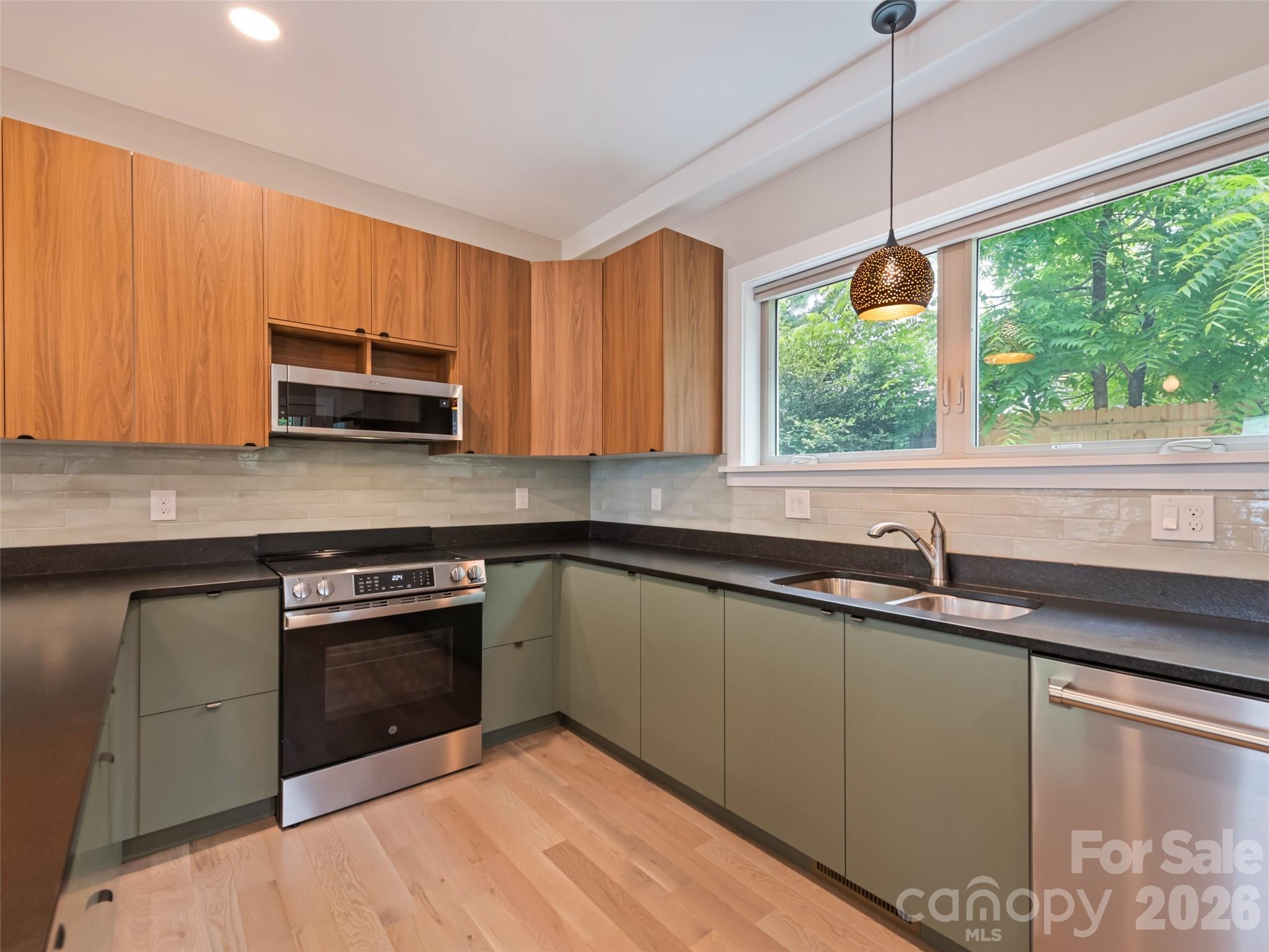 10 Pruitt Street — Asheville