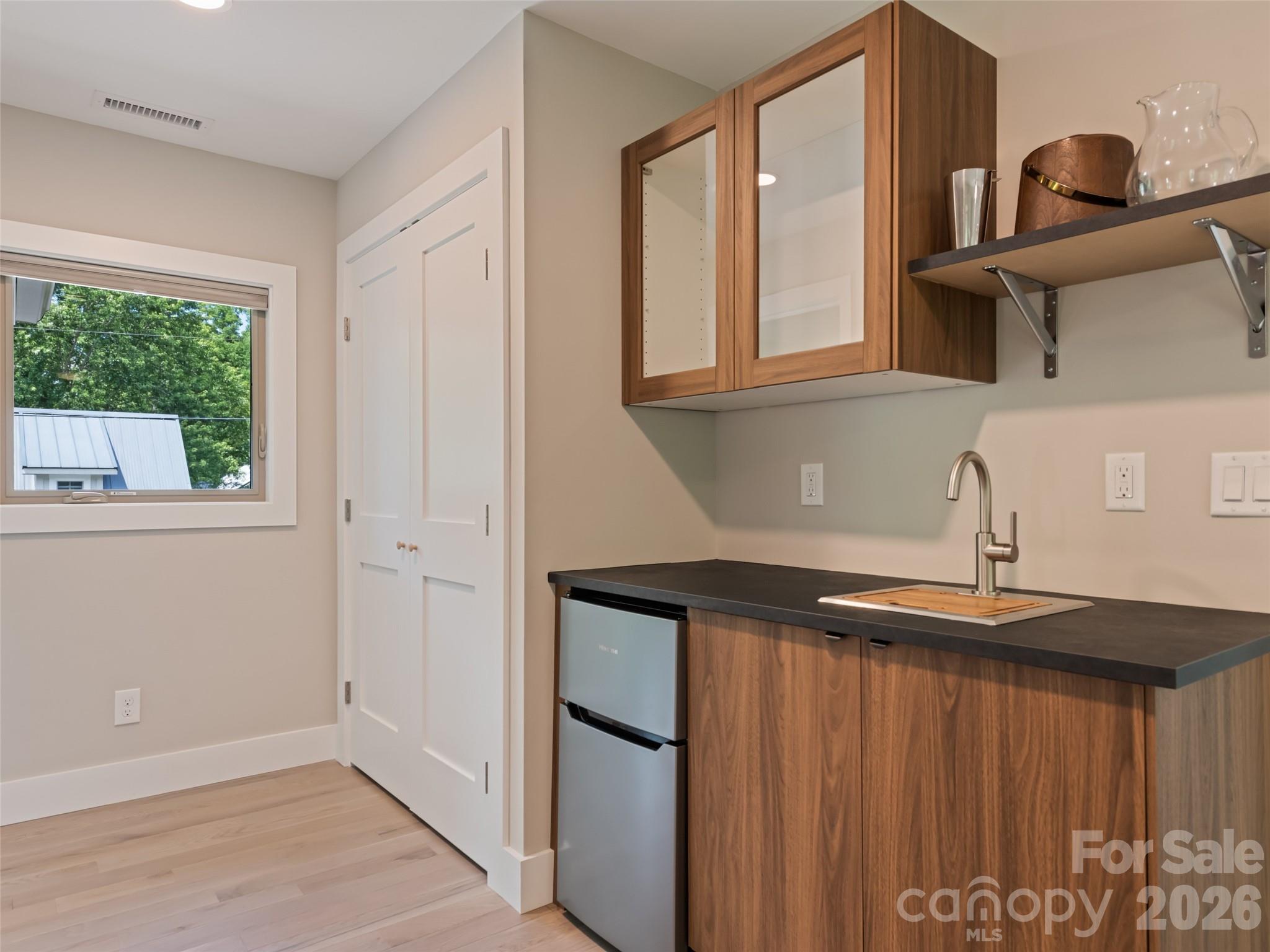 10 Pruitt Street — Asheville