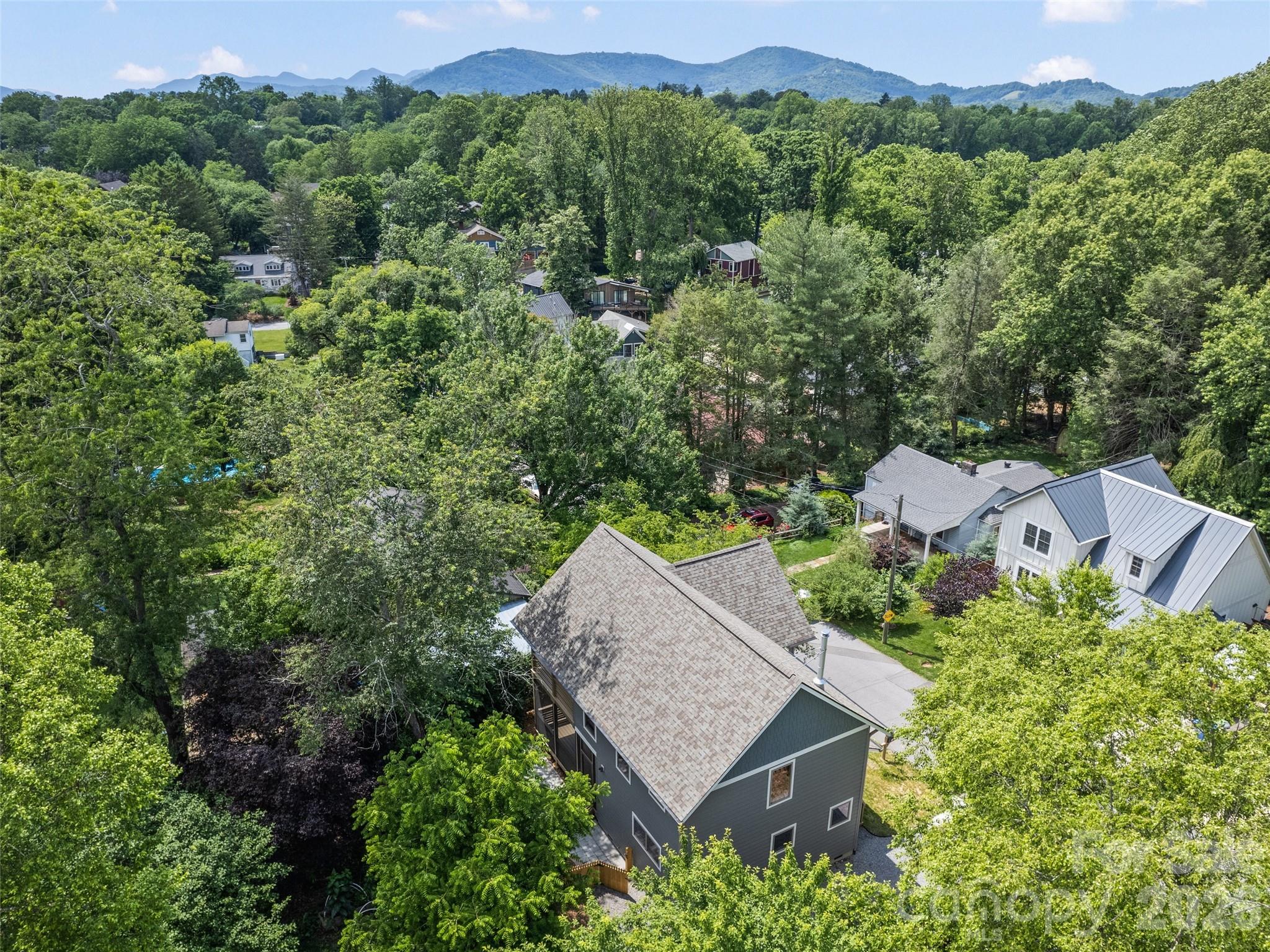 10 Pruitt Street — Asheville