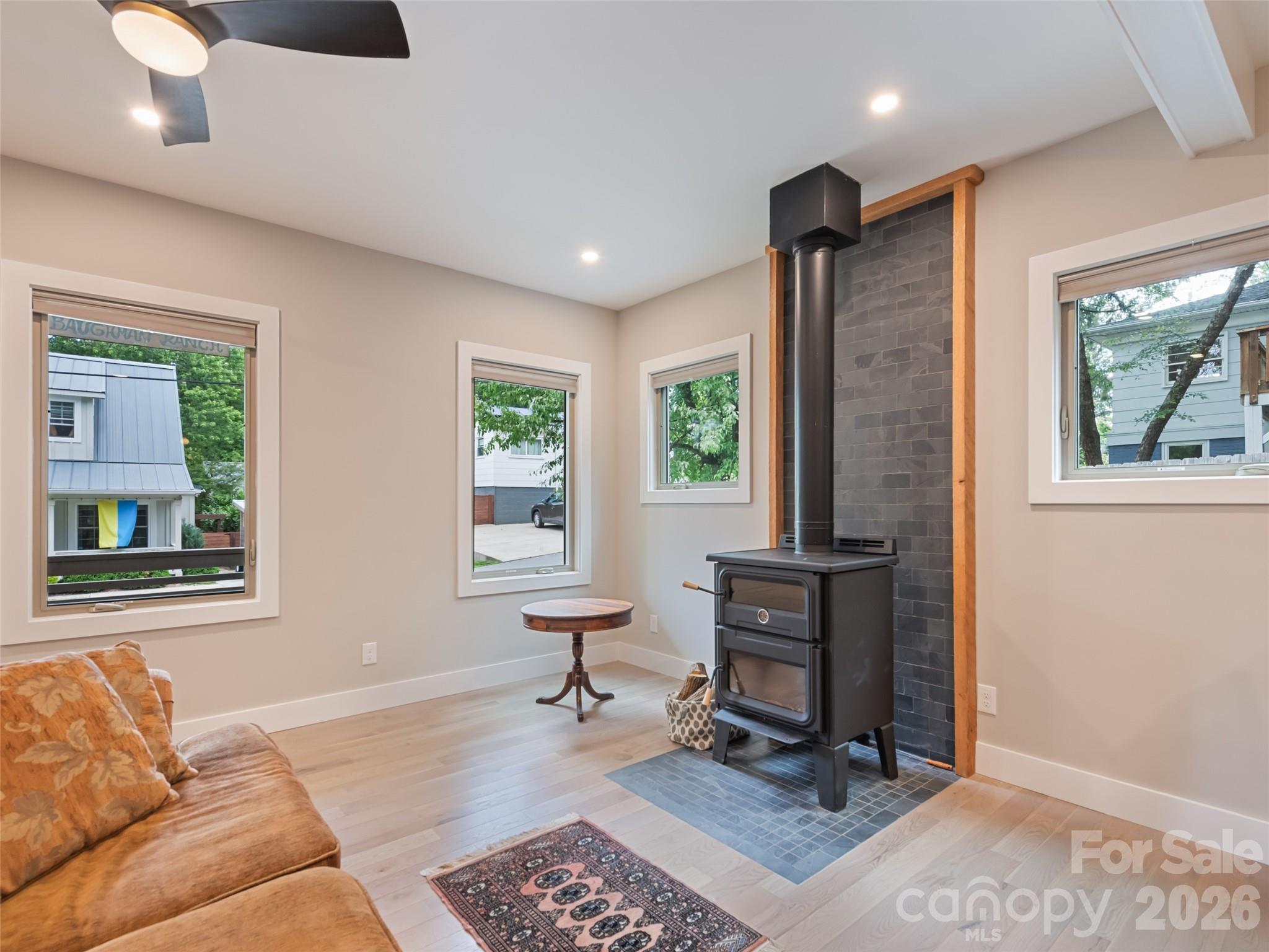10 Pruitt Street — Asheville
