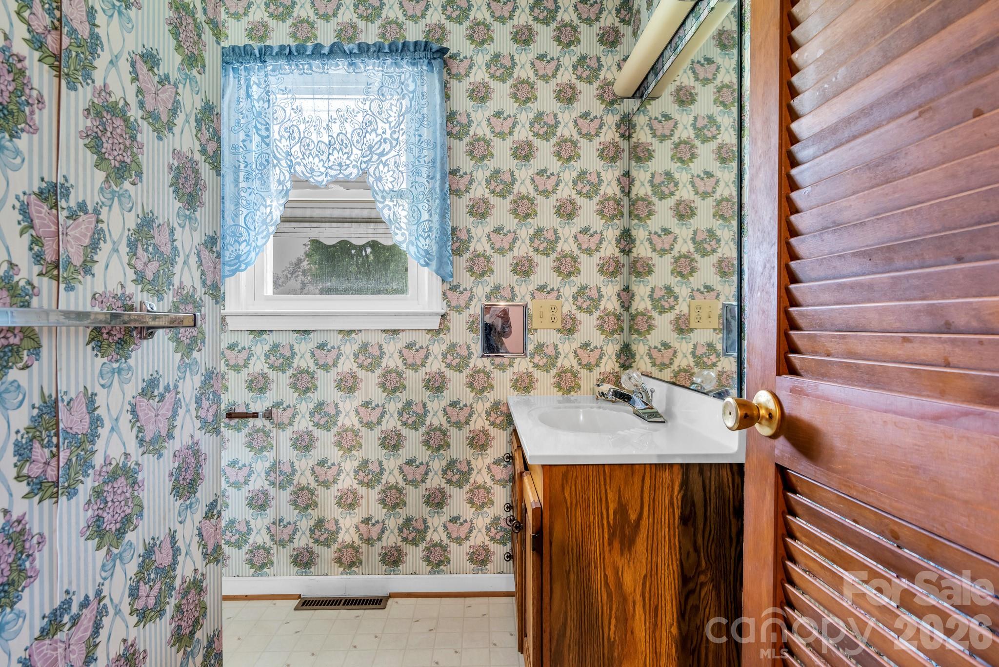 310 E Ryder Avenue — Landis