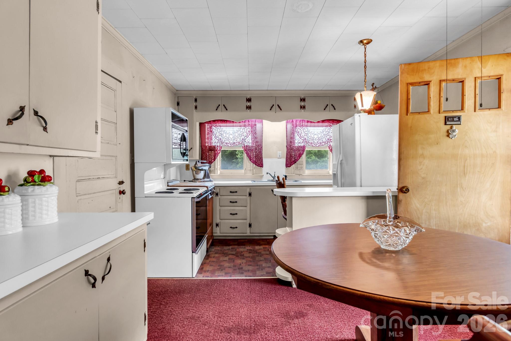 310 E Ryder Avenue — Landis