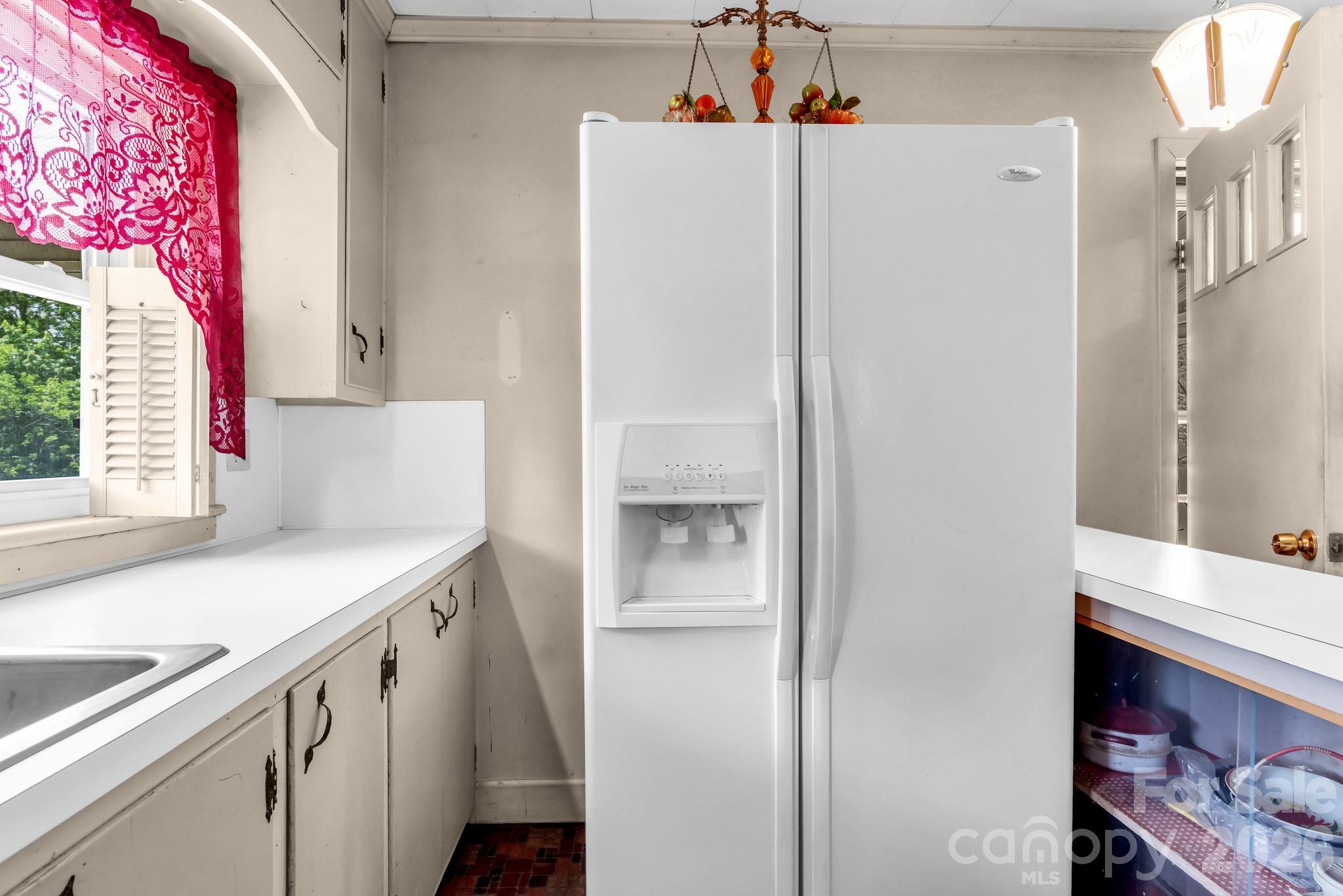 310 E Ryder Avenue — Landis