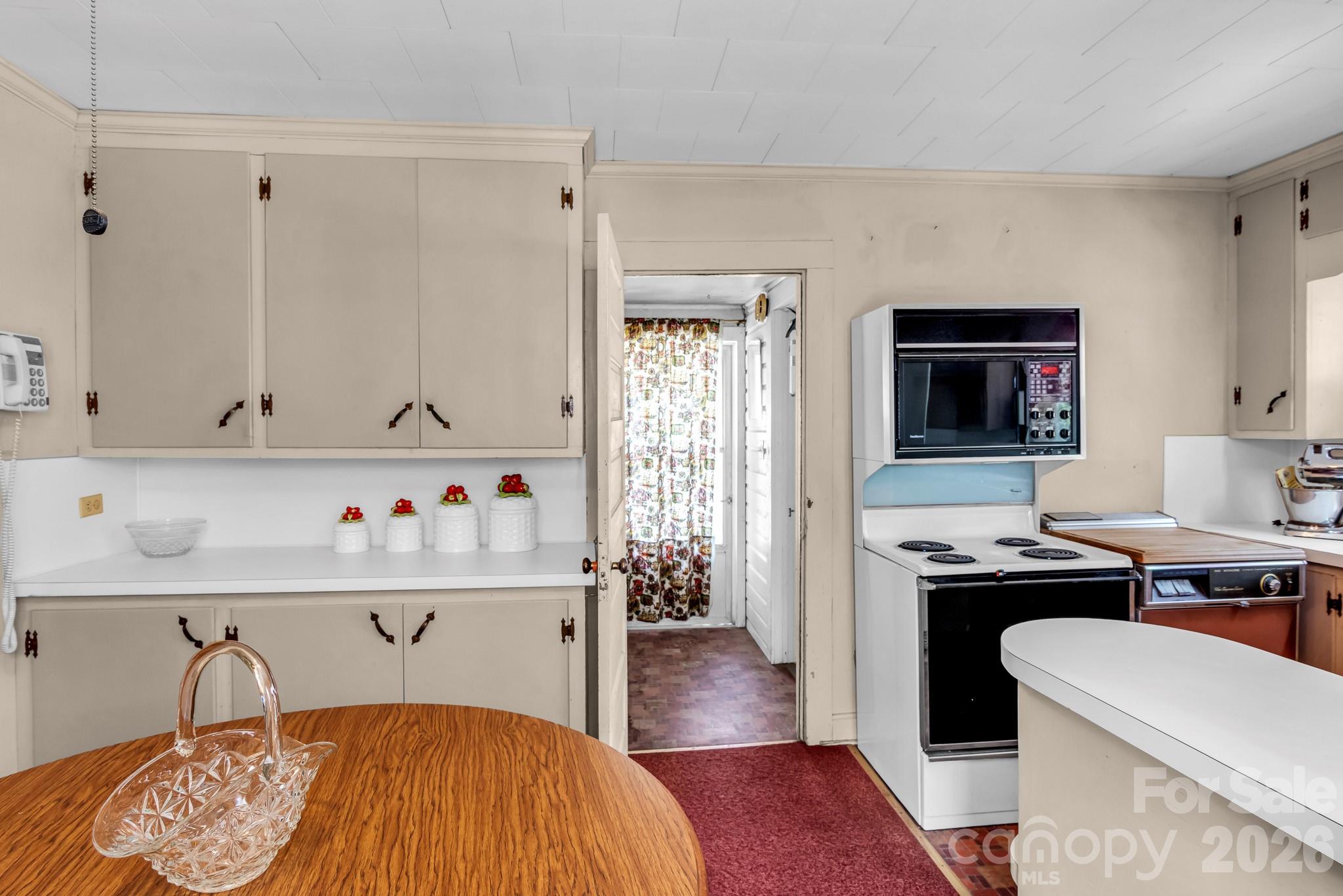 310 E Ryder Avenue — Landis