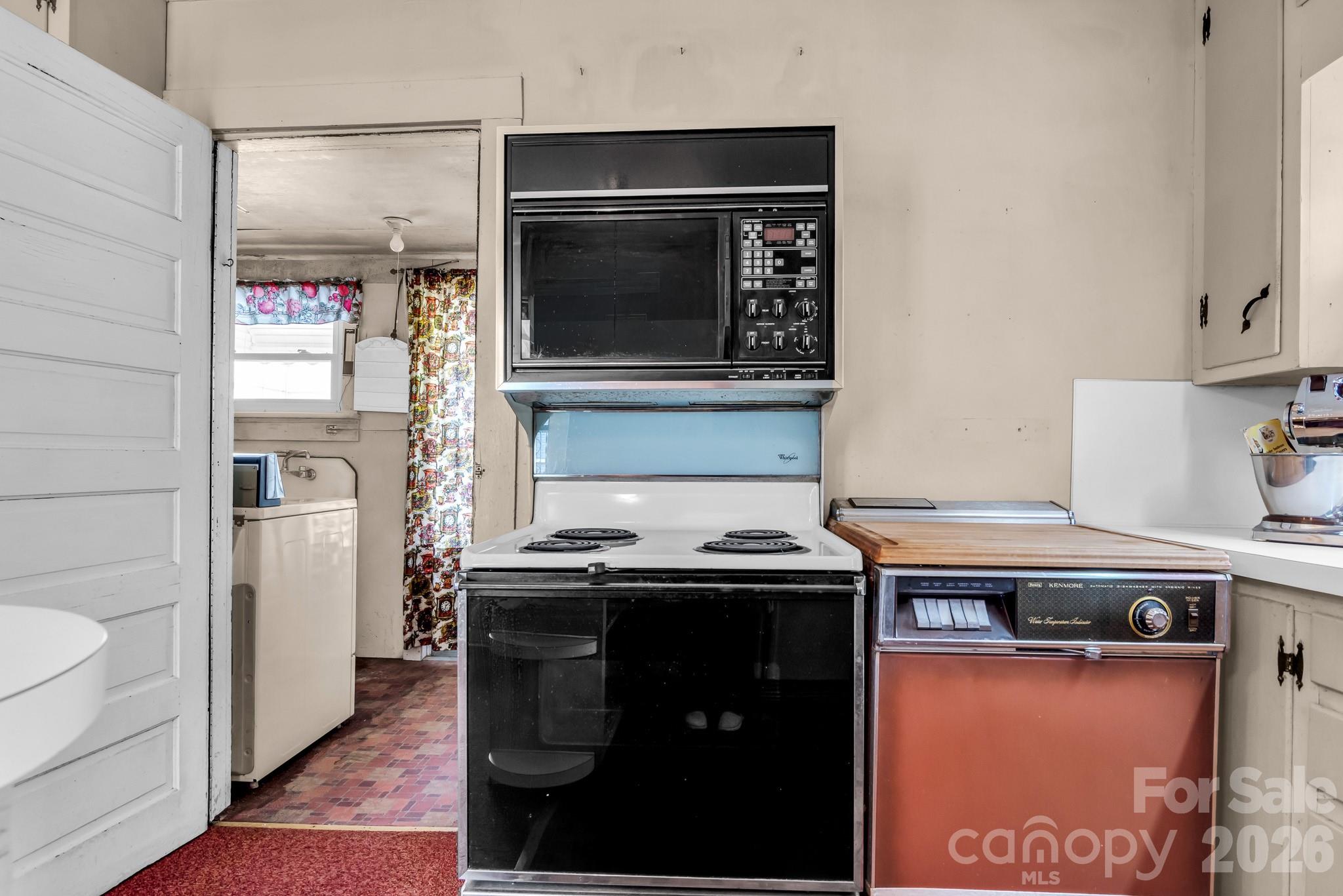 310 E Ryder Avenue — Landis