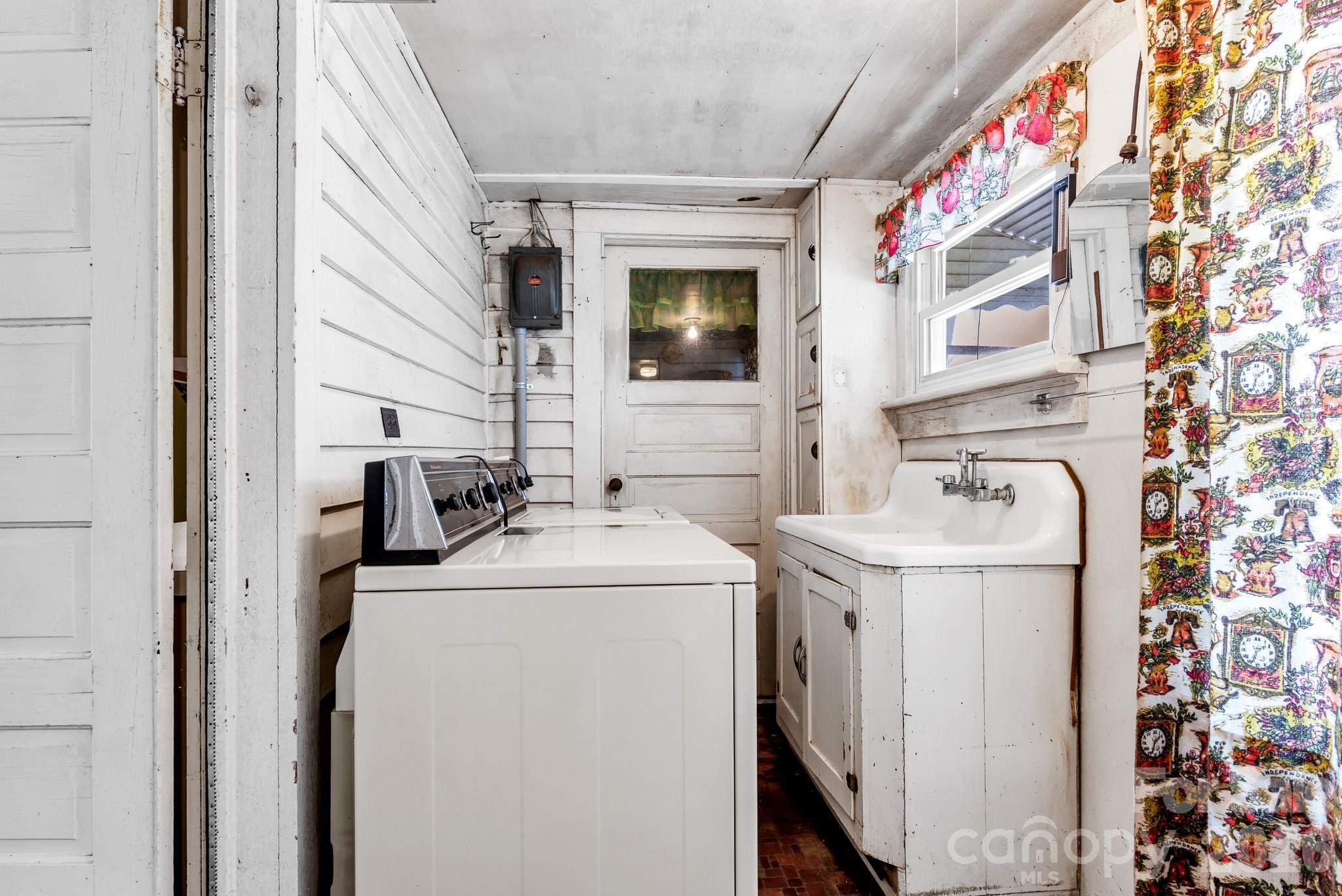 310 E Ryder Avenue — Landis