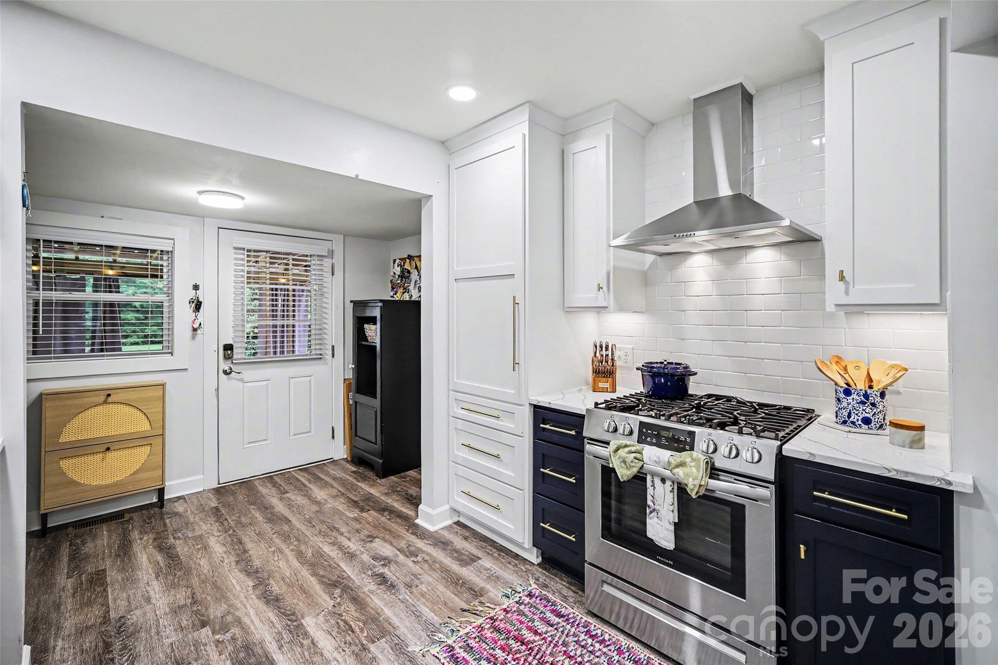 1528 S Point Road — Belmont