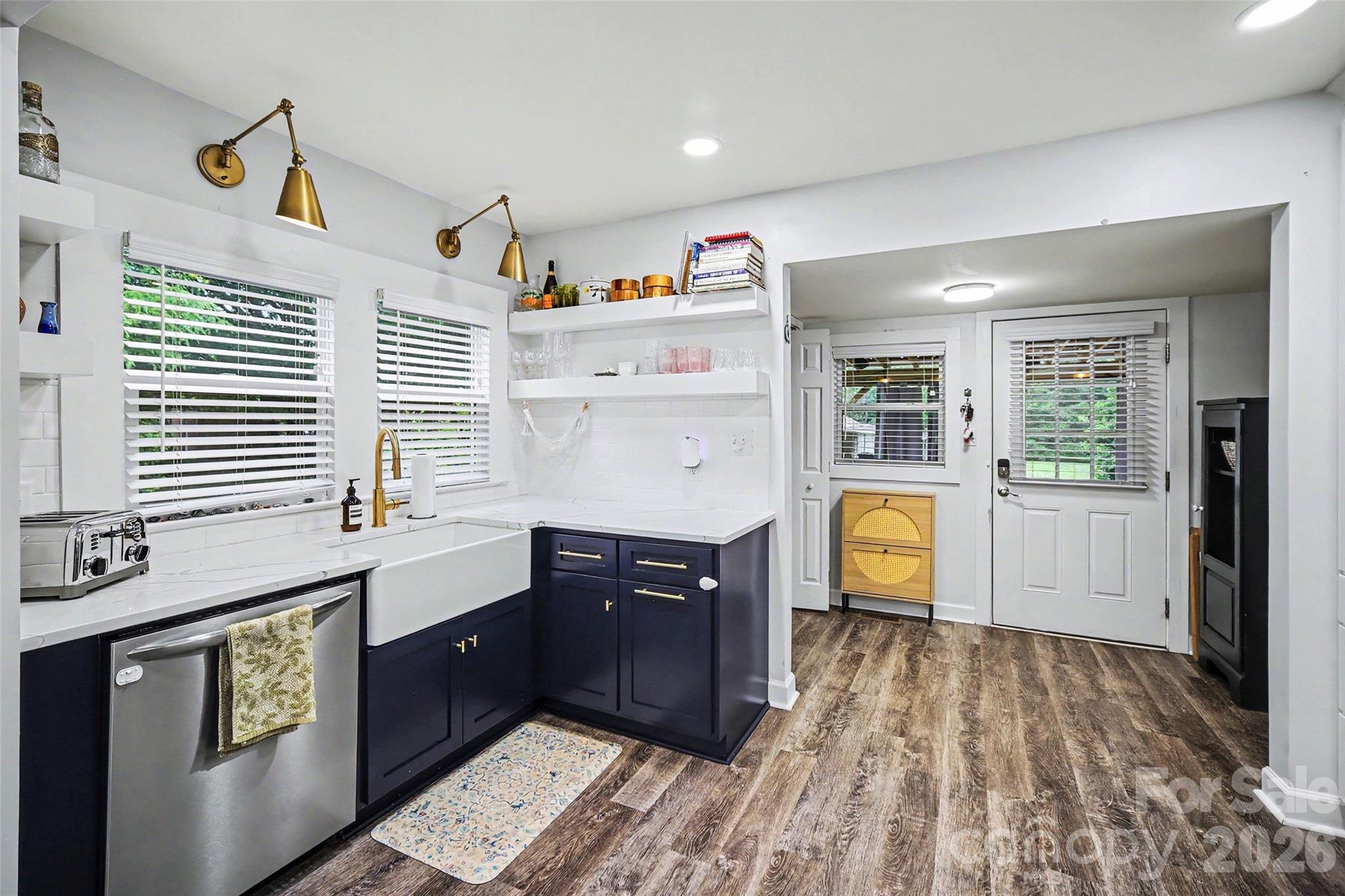 1528 S Point Road — Belmont