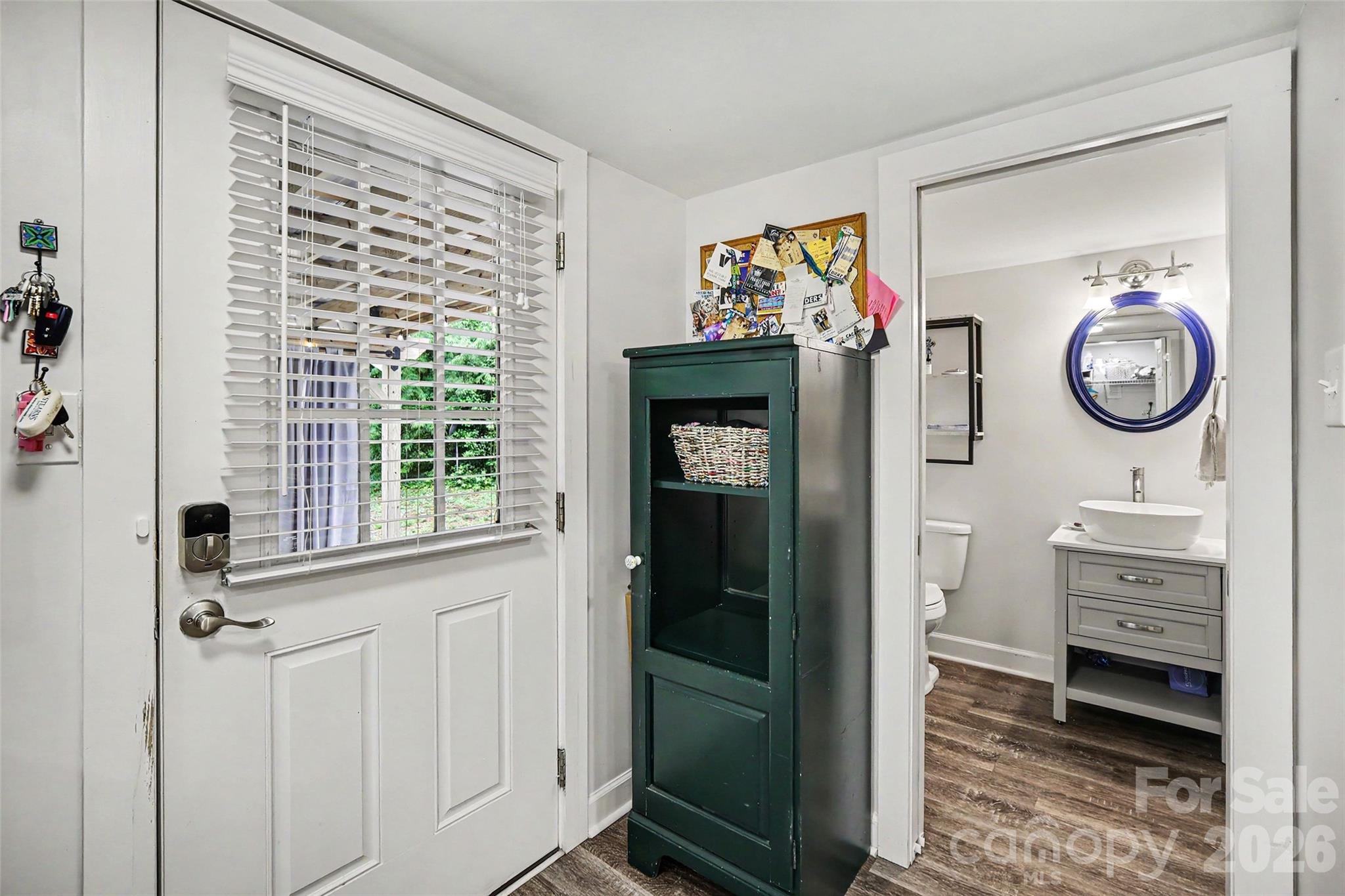 1528 S Point Road — Belmont