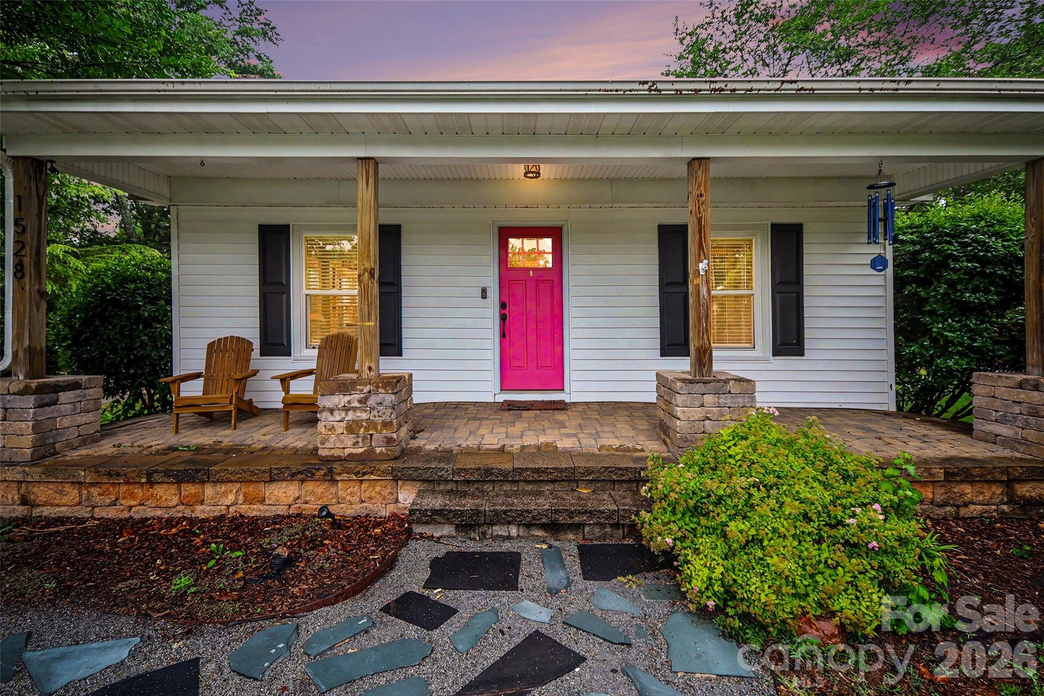 1528 S Point Road — Belmont