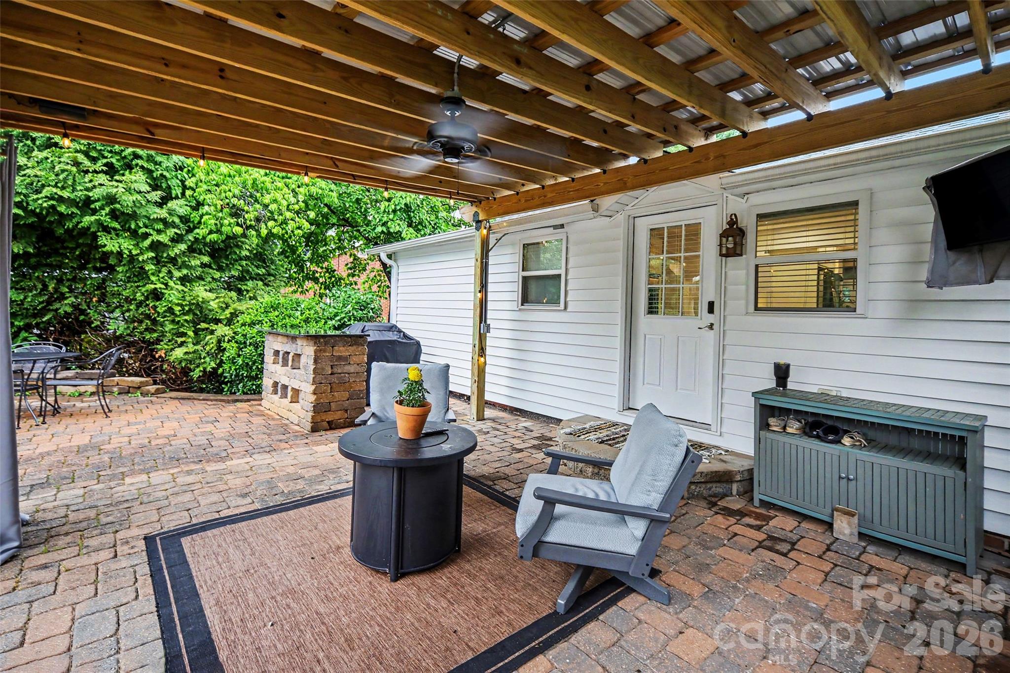 1528 S Point Road — Belmont