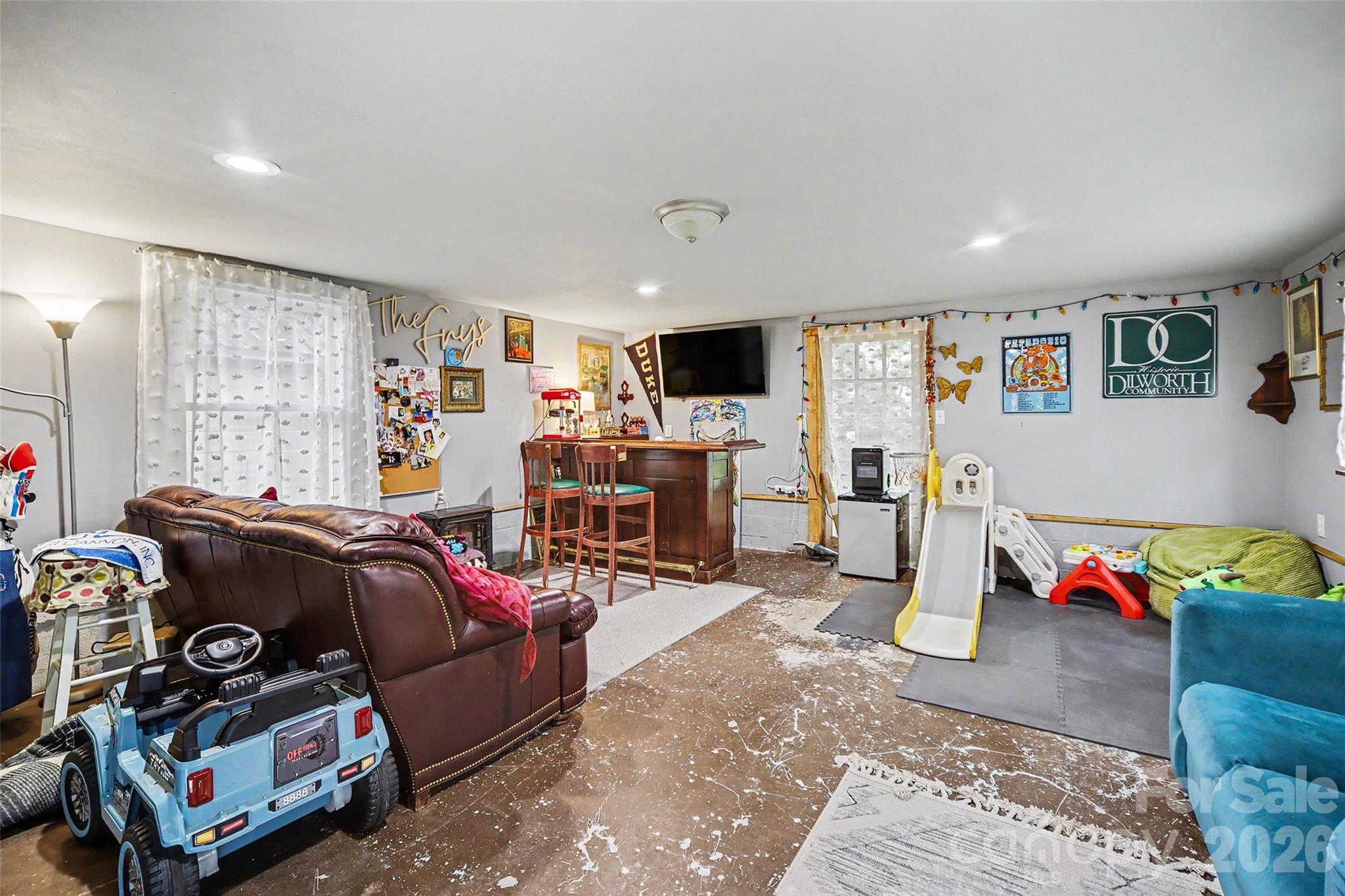 1528 S Point Road — Belmont