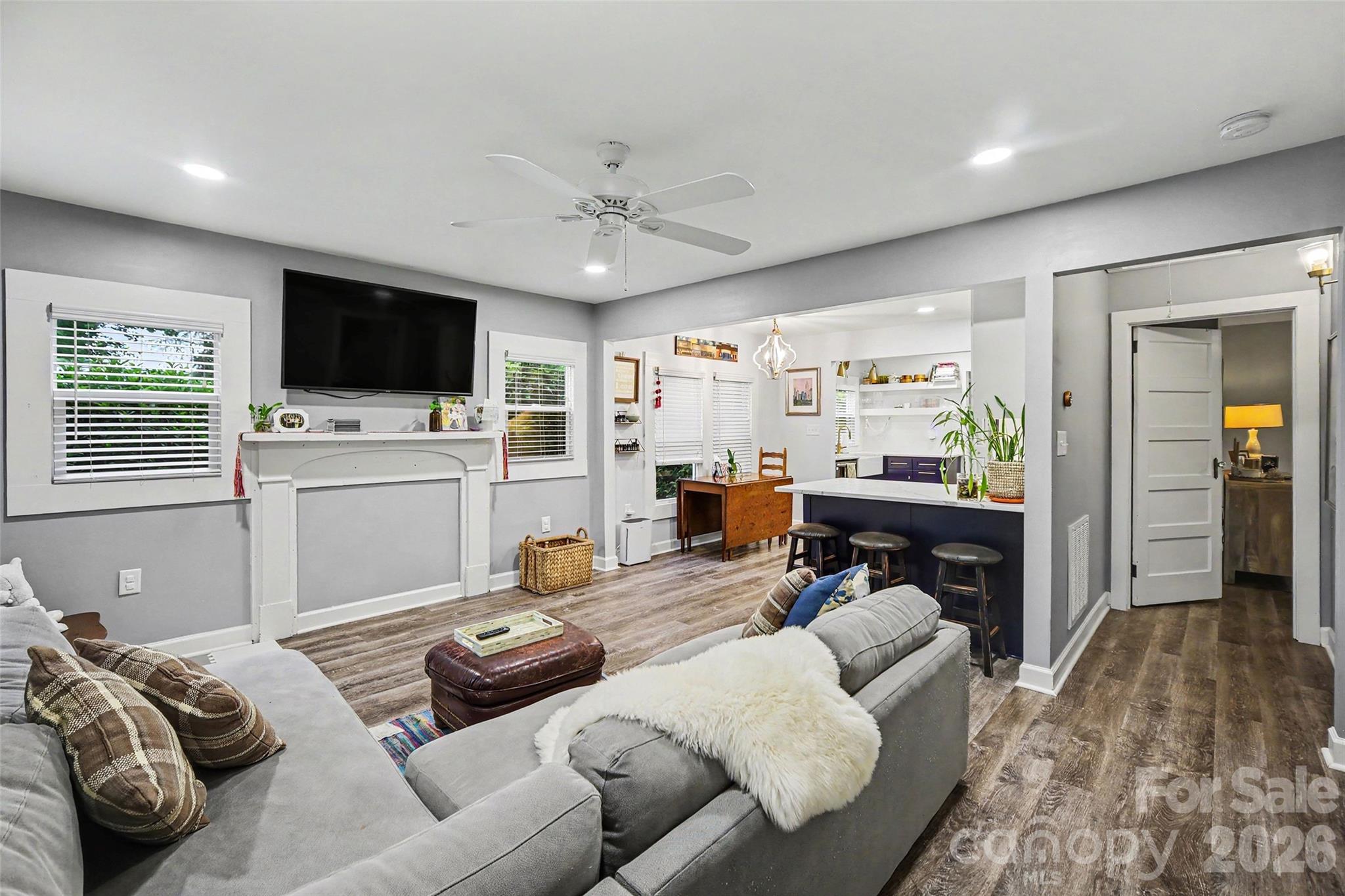 1528 S Point Road — Belmont