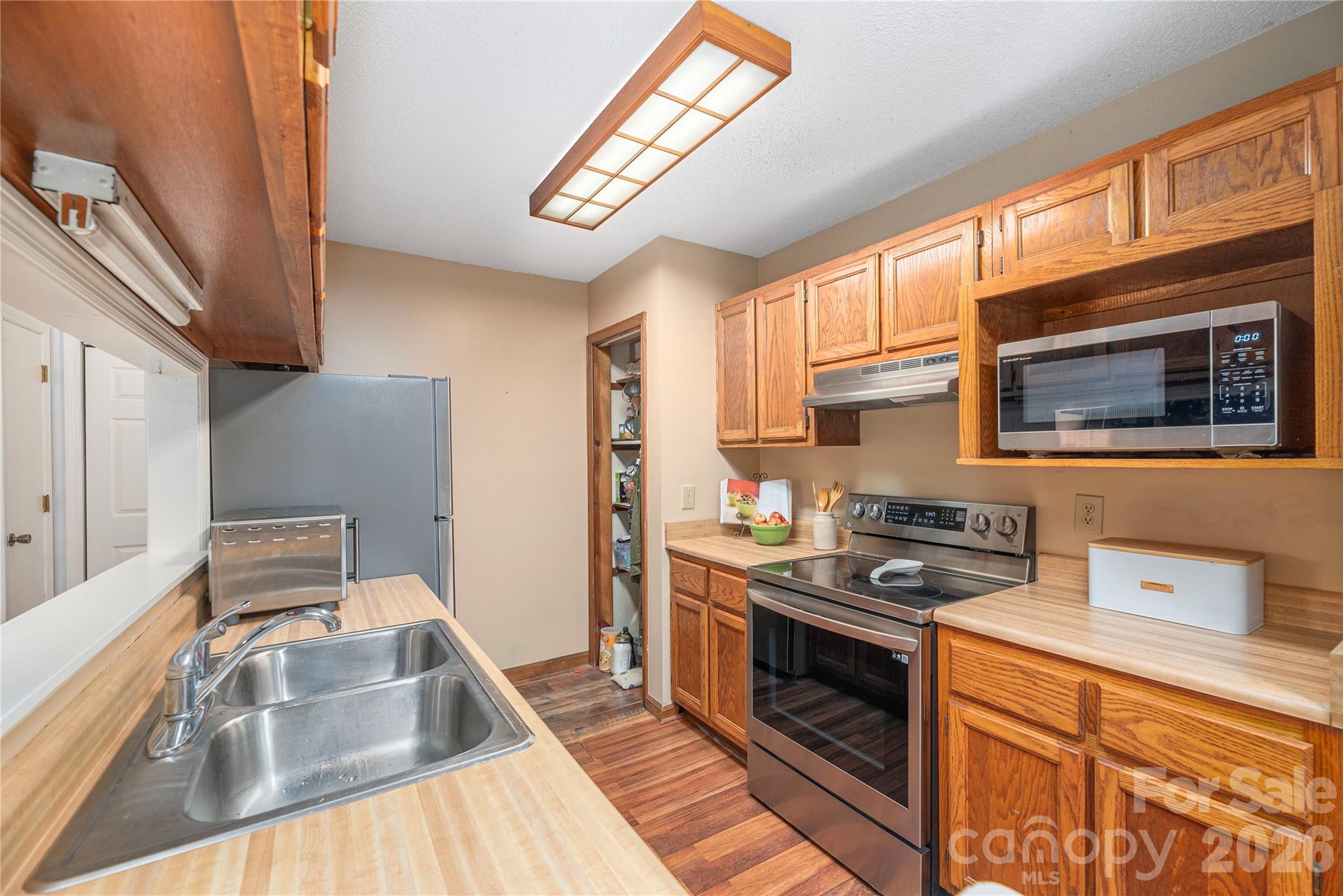 100 Bristol Lane — Maggie Valley