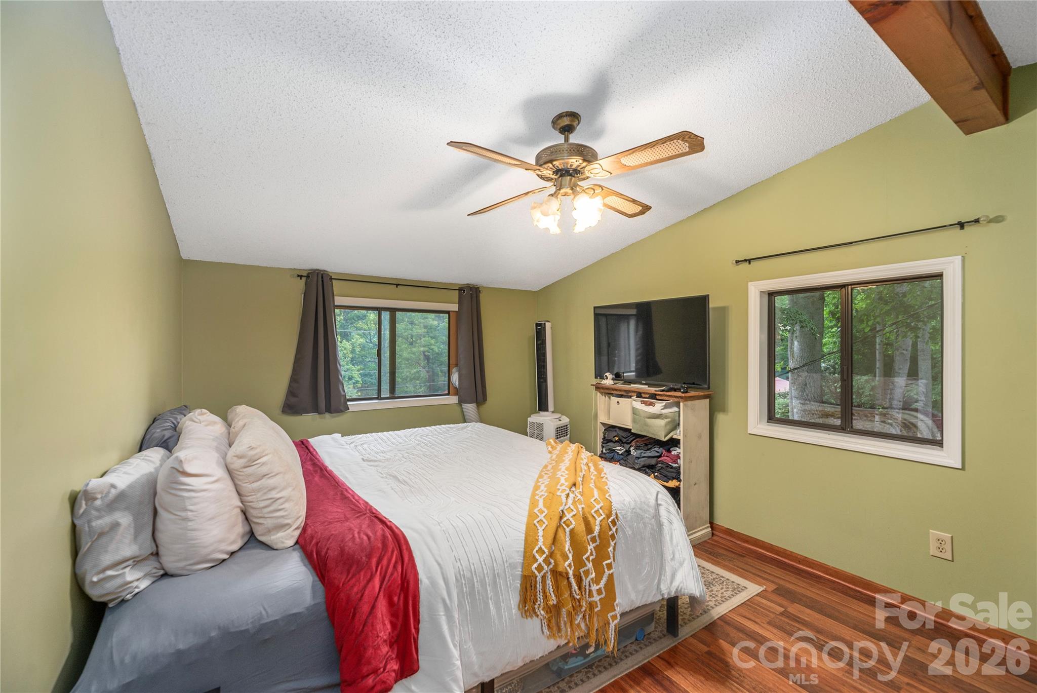 100 Bristol Lane — Maggie Valley