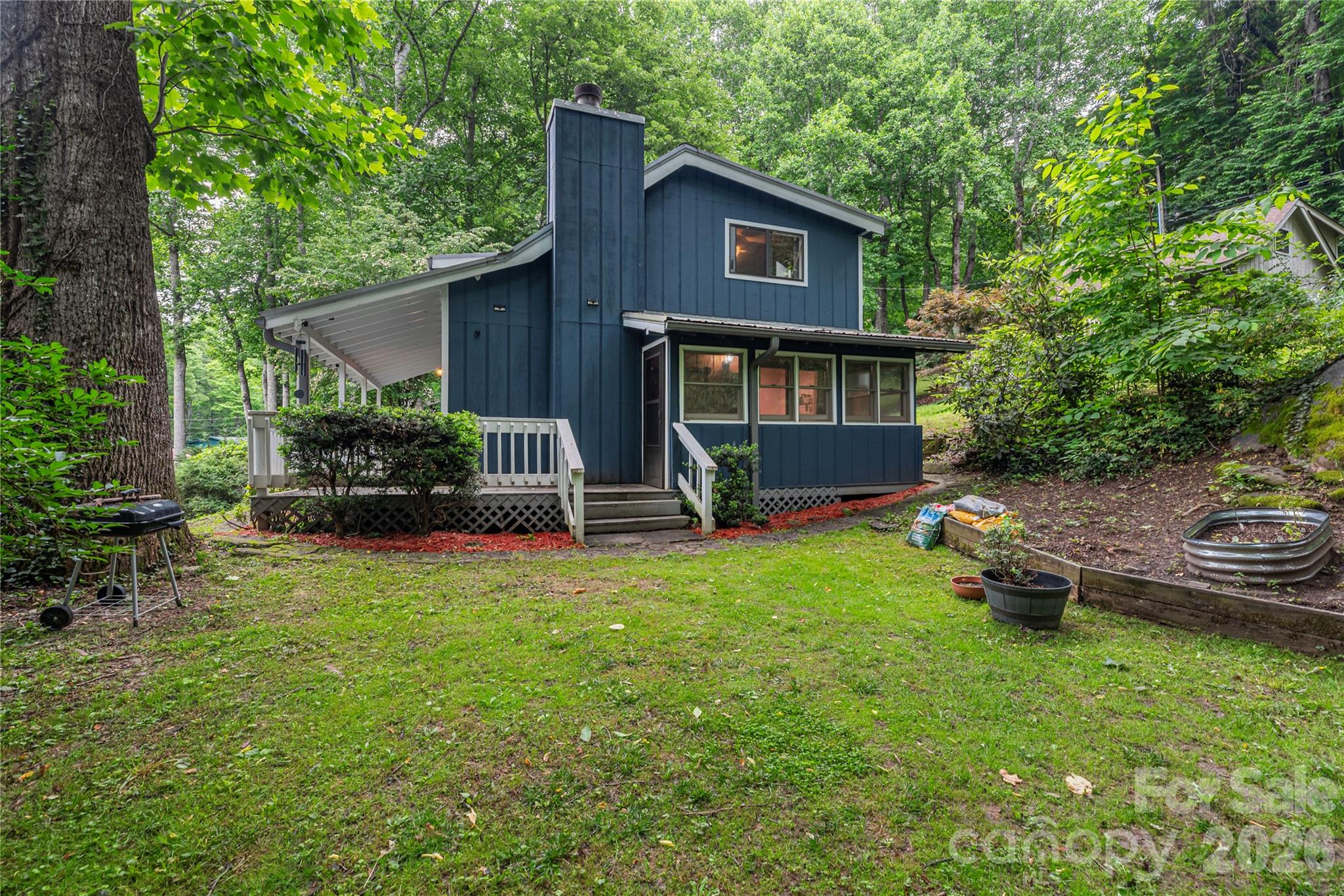 100 Bristol Lane — Maggie Valley