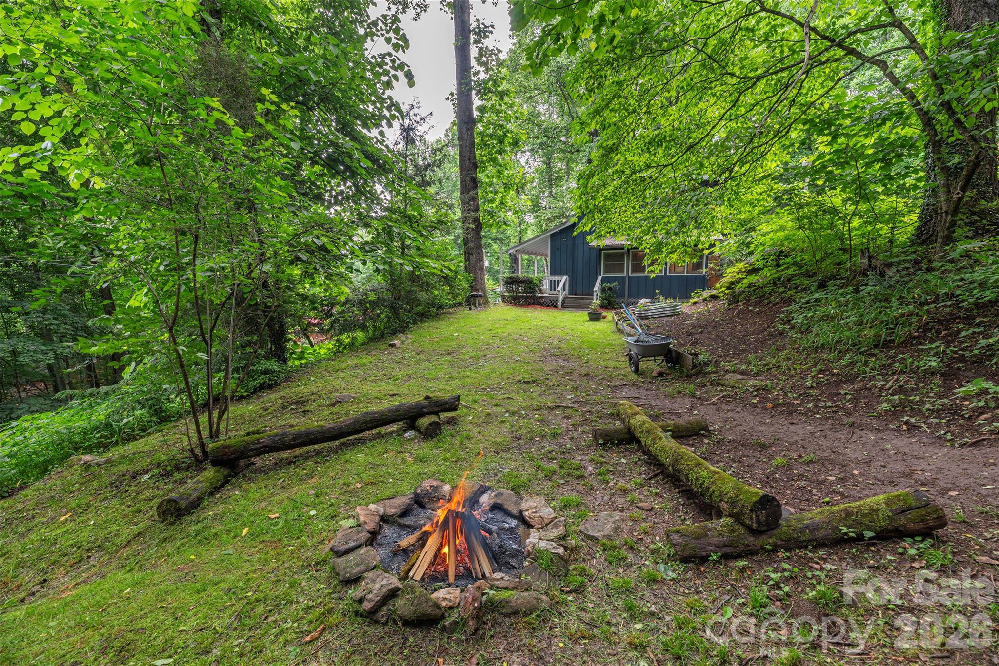 100 Bristol Lane — Maggie Valley