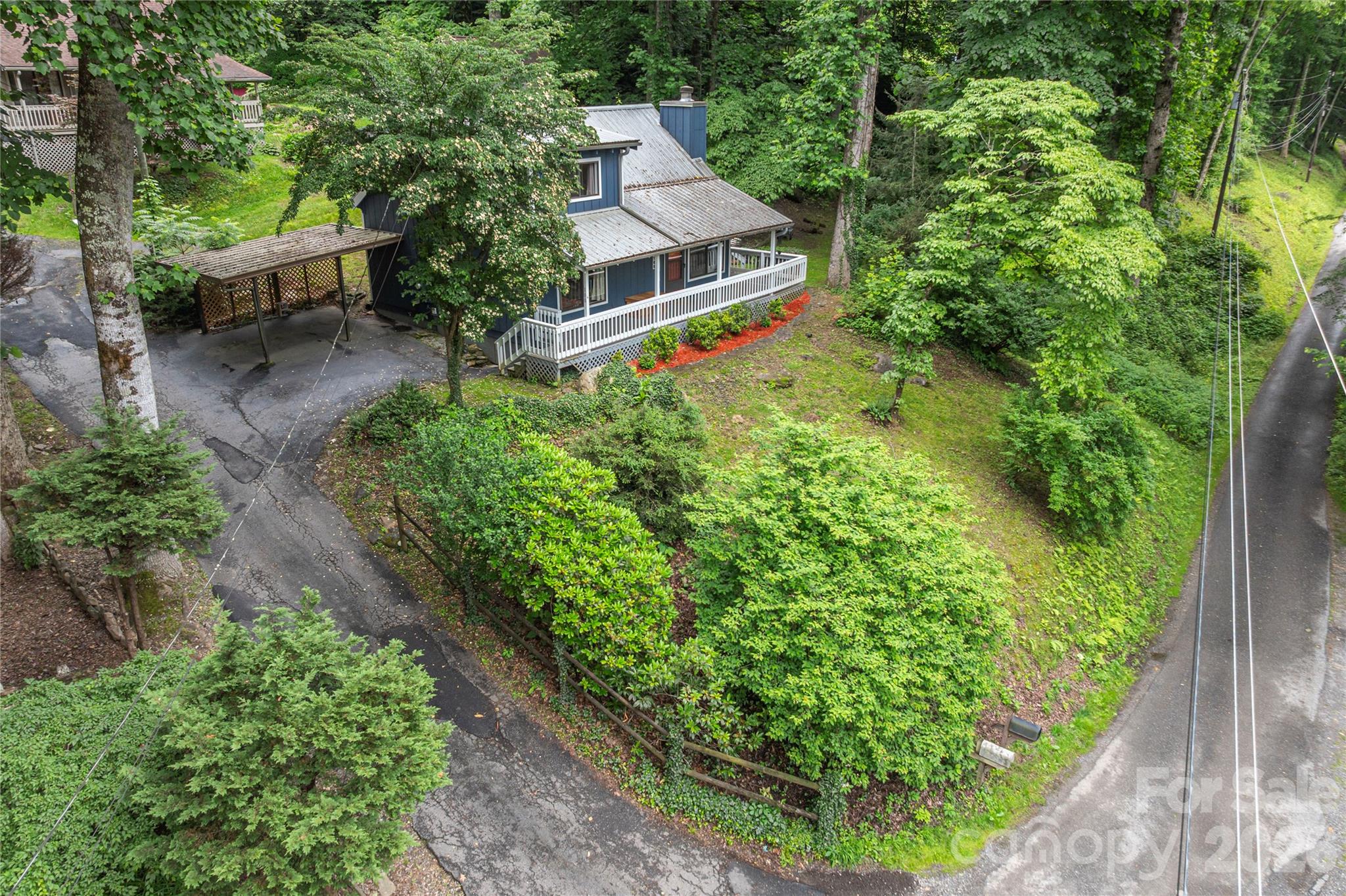 100 Bristol Lane — Maggie Valley