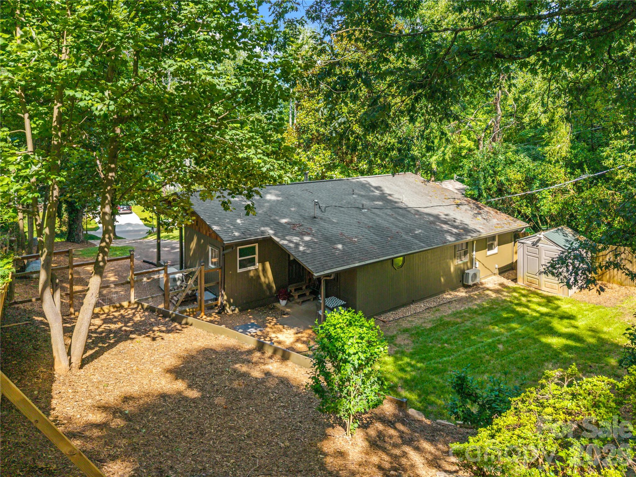 2323 Greater Druid Hills Boulevard — Hendersonville