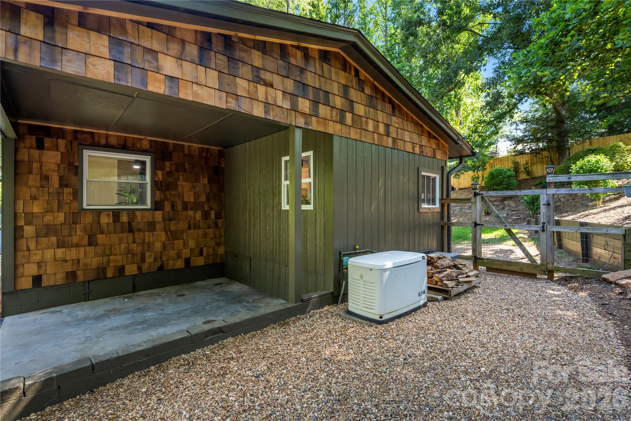 2323 Greater Druid Hills Boulevard — Hendersonville
