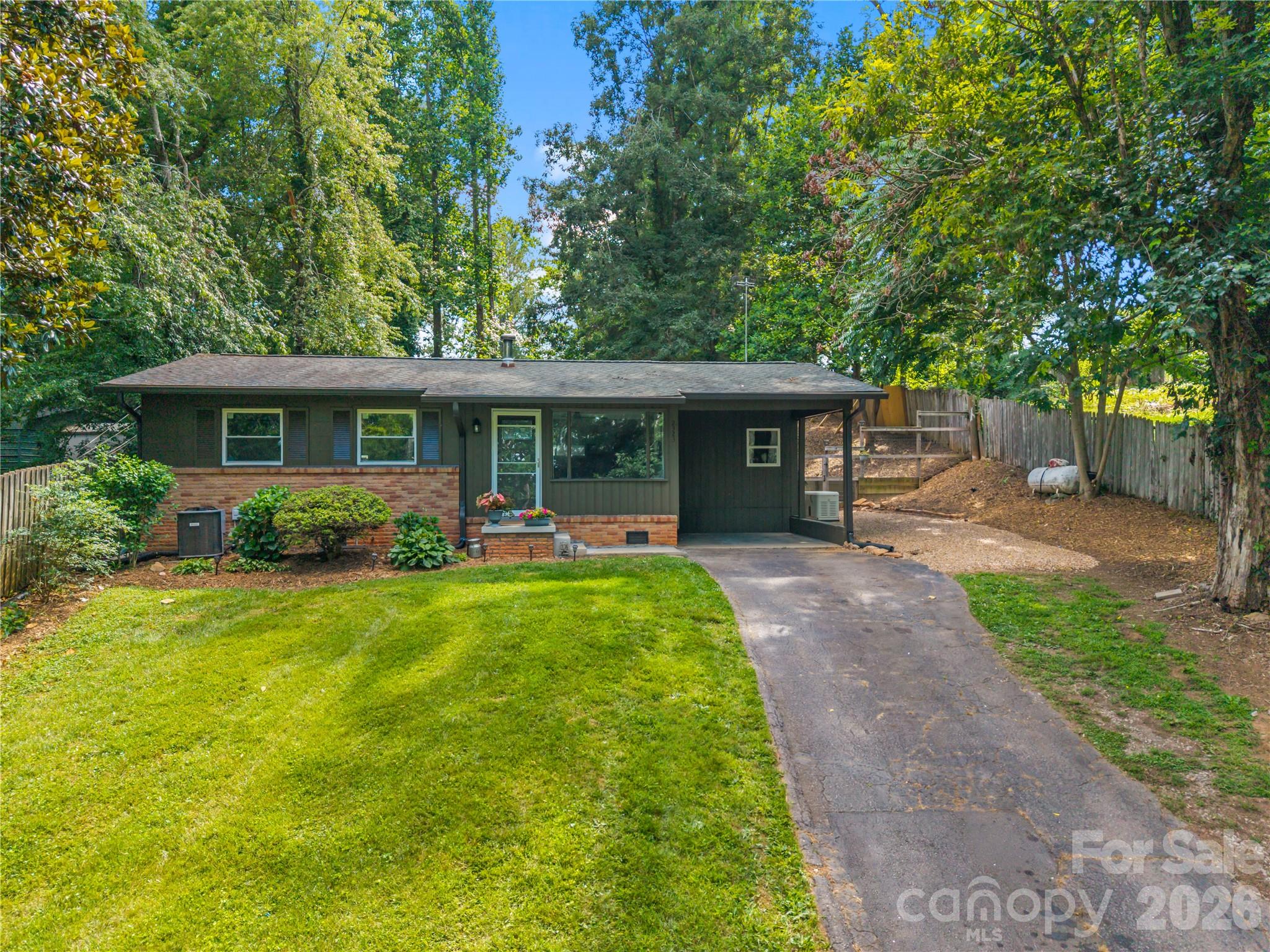 2323 Greater Druid Hills Boulevard — Hendersonville