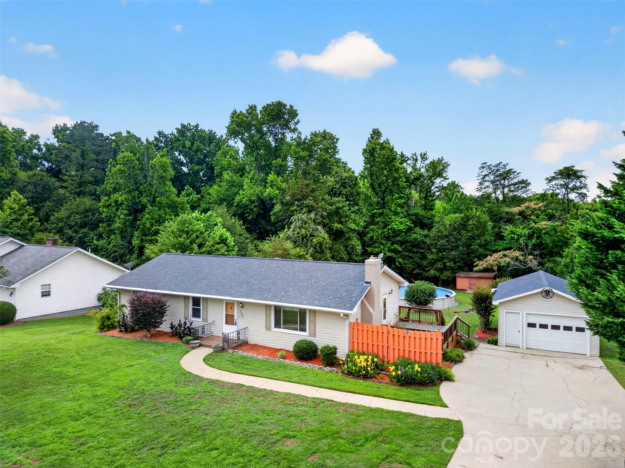 109 Woodruff Court — Moore