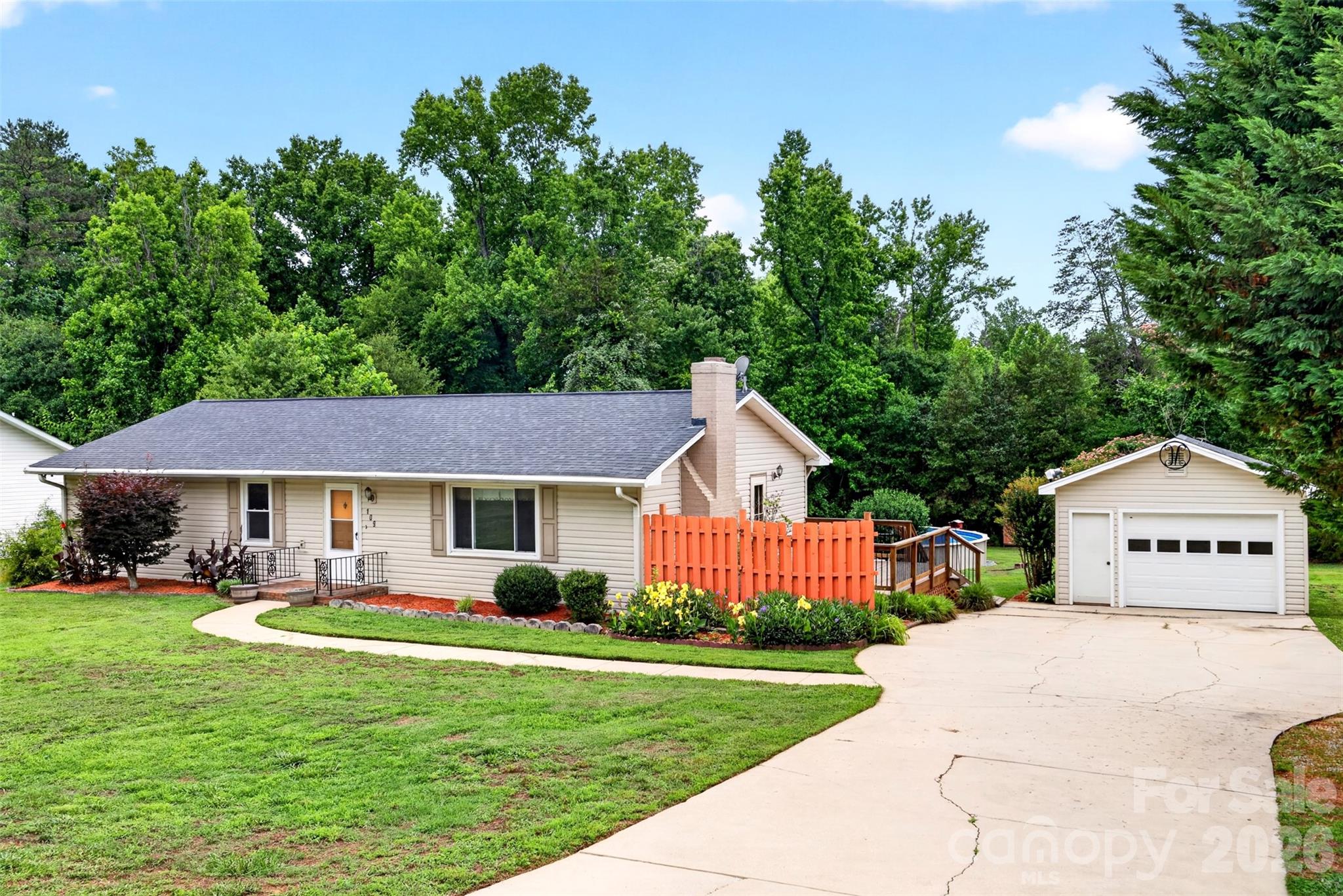 109 Woodruff Court — Moore
