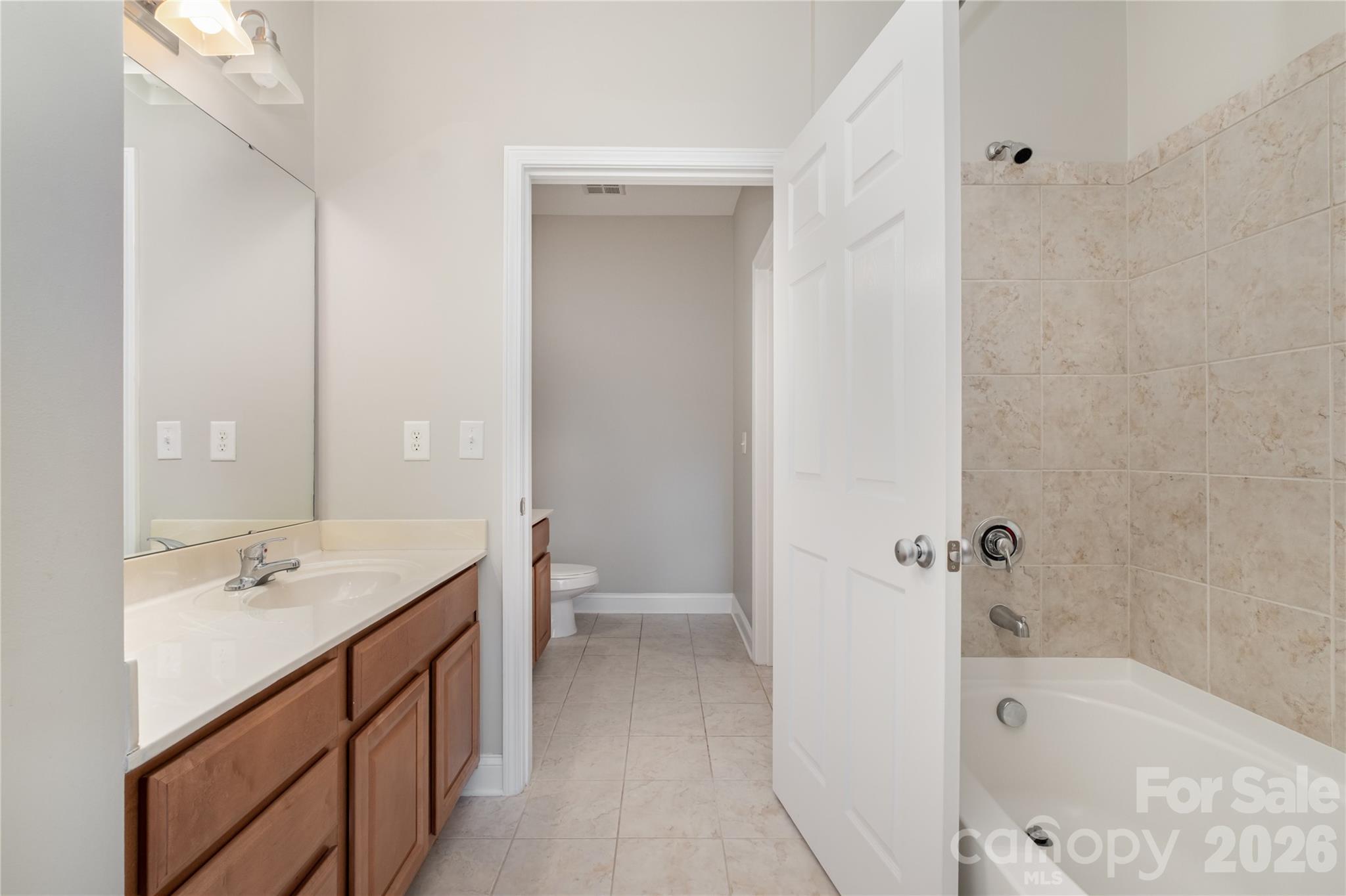 1000 E Woodlawn Road #217 — Charlotte