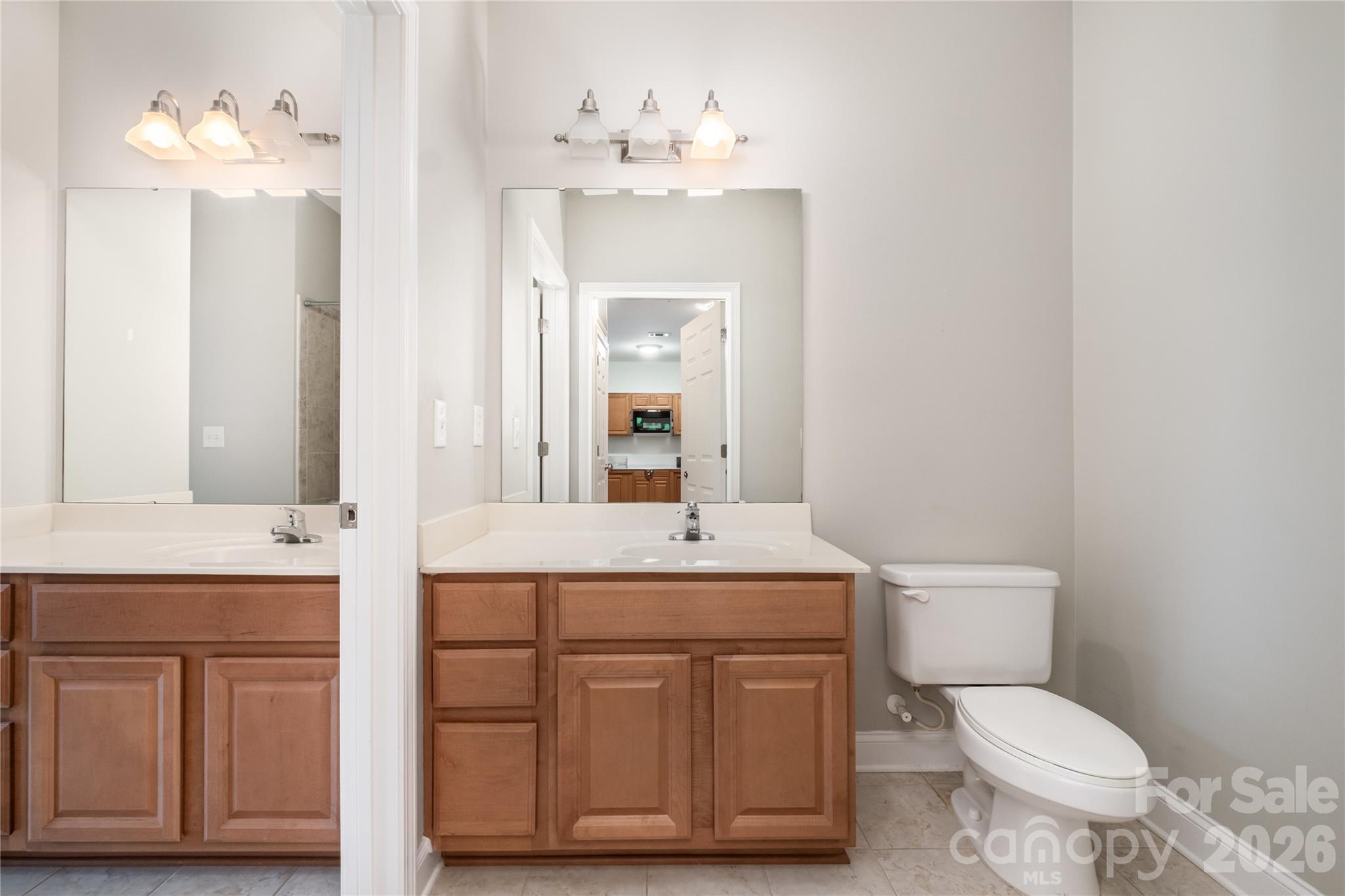 1000 E Woodlawn Road #217 — Charlotte