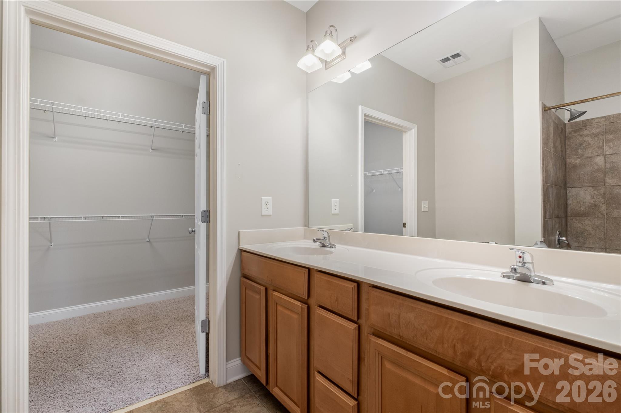 1000 E Woodlawn Road #217 — Charlotte