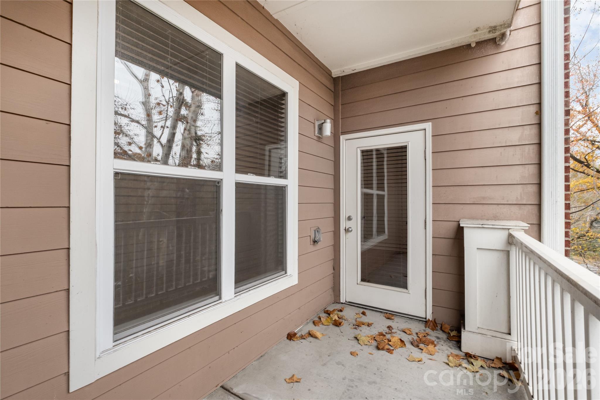 1000 E Woodlawn Road #217 — Charlotte