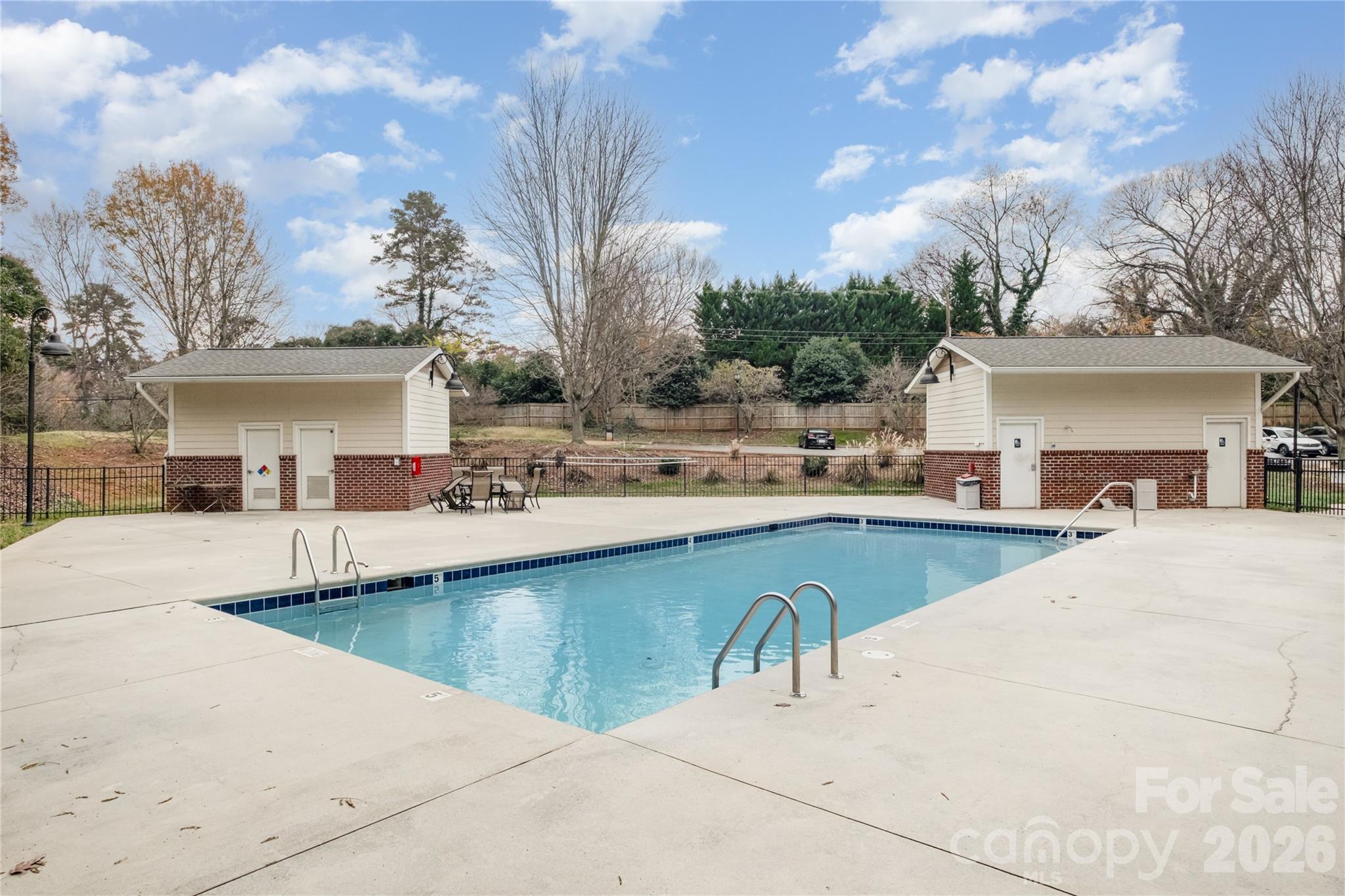 1000 E Woodlawn Road #217 — Charlotte