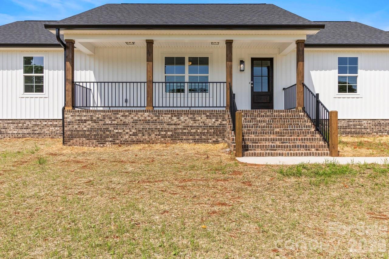 725 Alf Hoover Road — Lincolnton