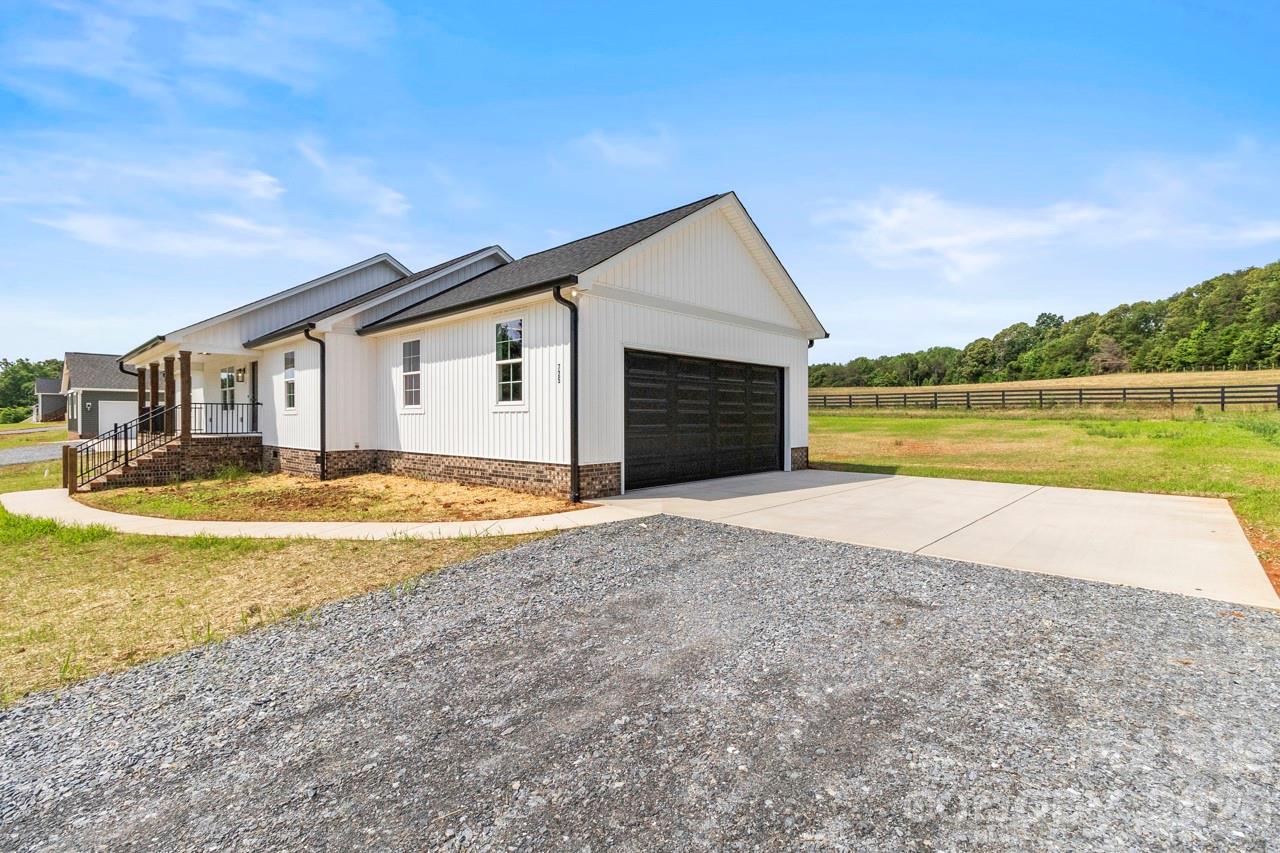 725 Alf Hoover Road — Lincolnton