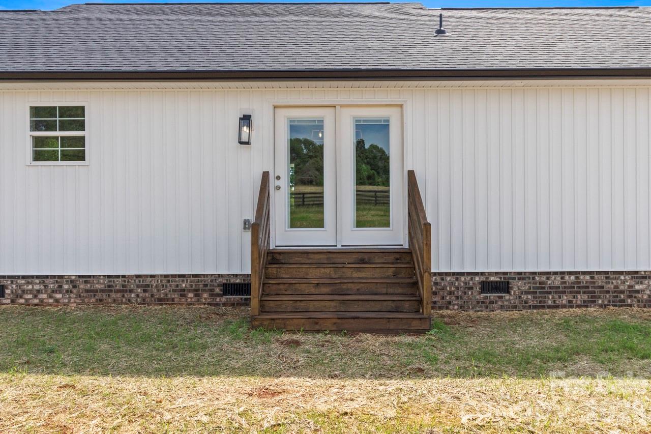 725 Alf Hoover Road — Lincolnton