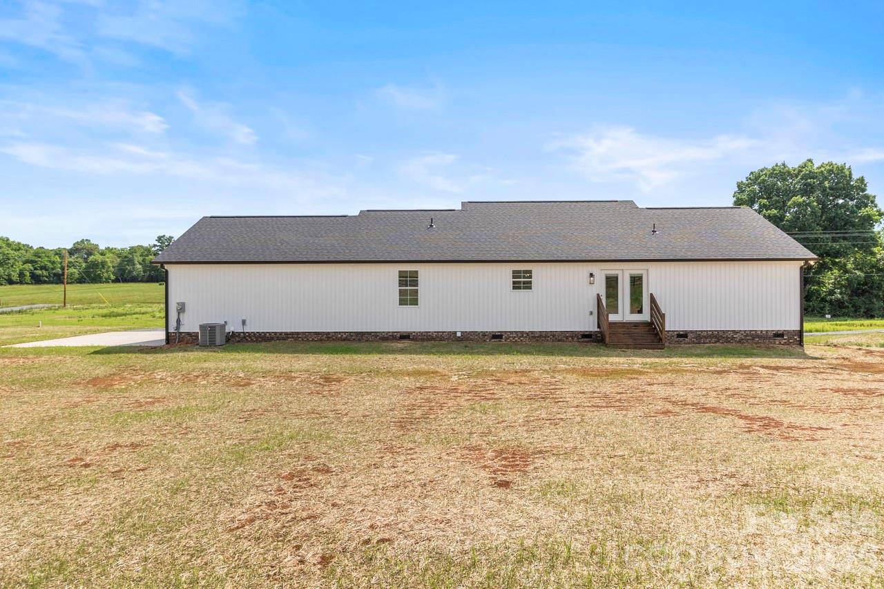 725 Alf Hoover Road — Lincolnton