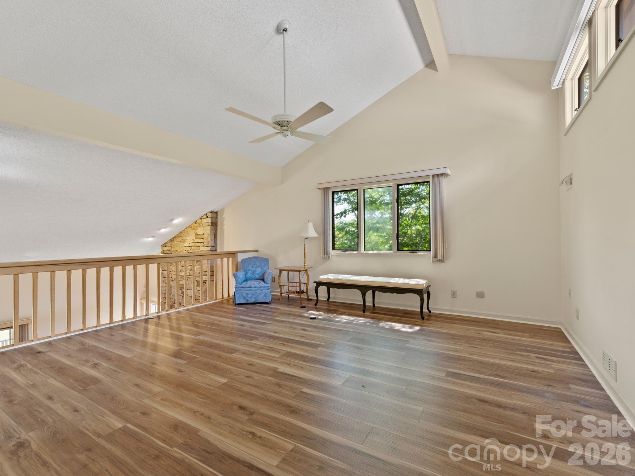 1001 Red Oak Drive — Hendersonville