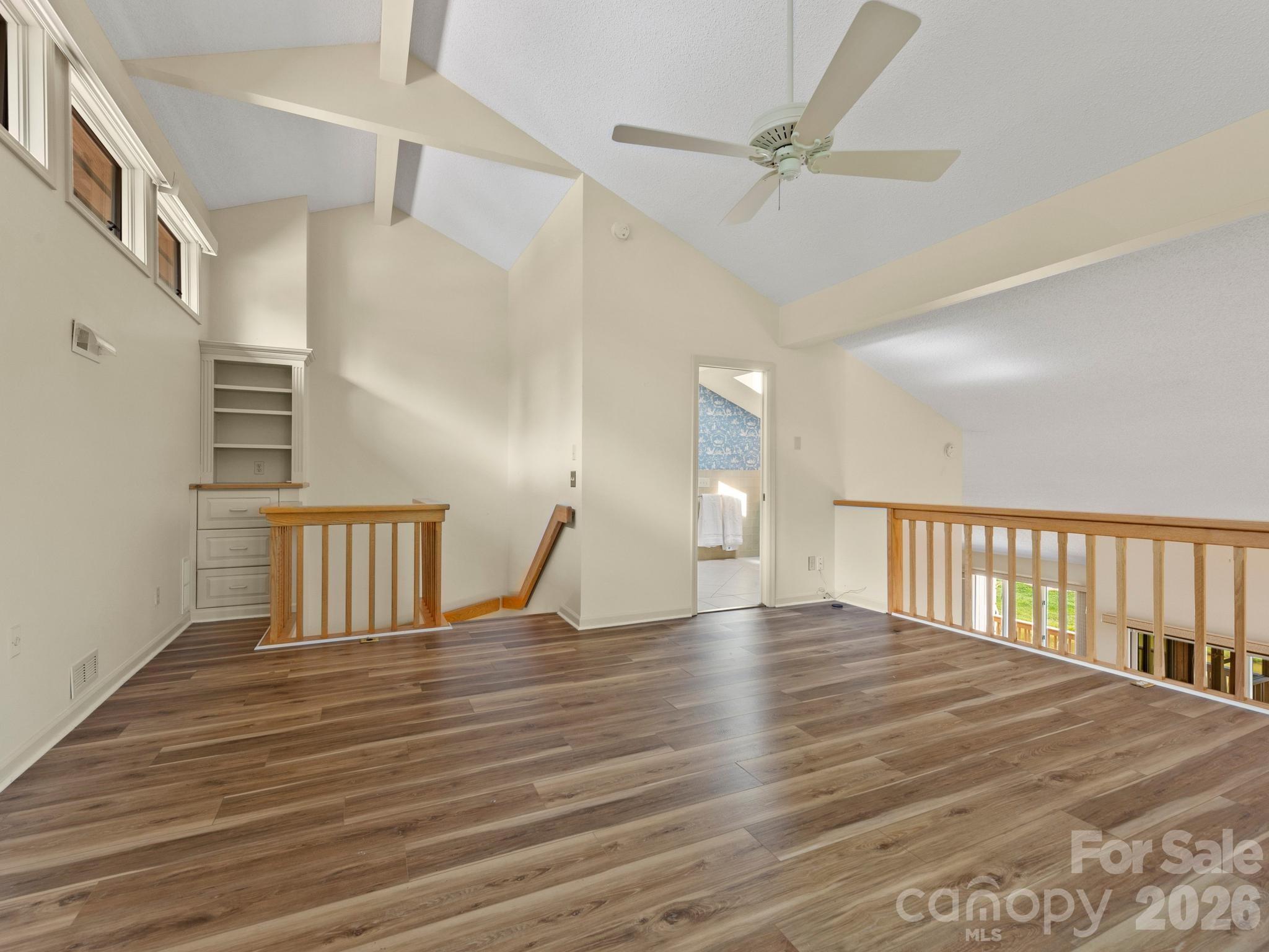 1001 Red Oak Drive — Hendersonville