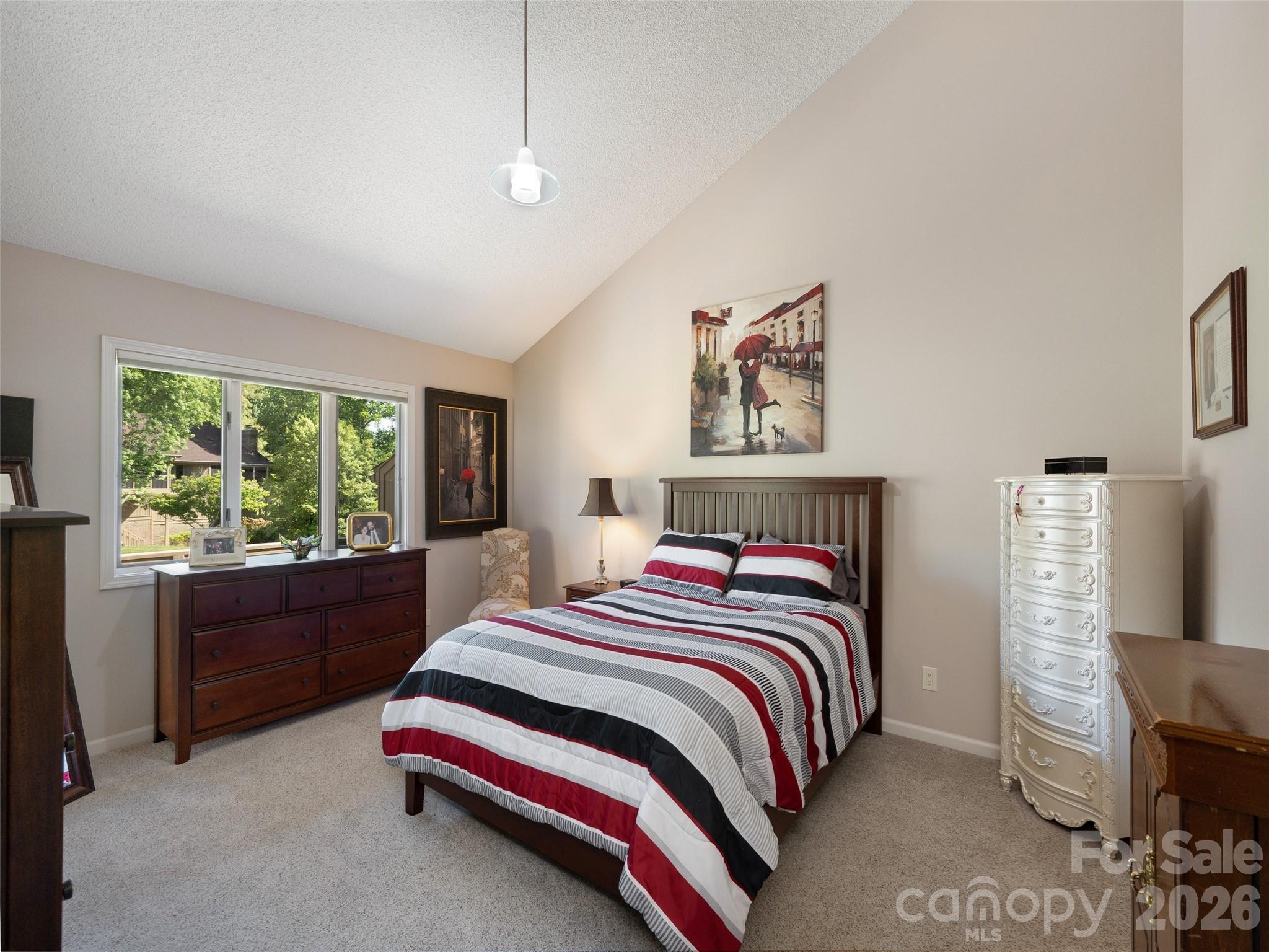 905 Red Oak Drive — Hendersonville