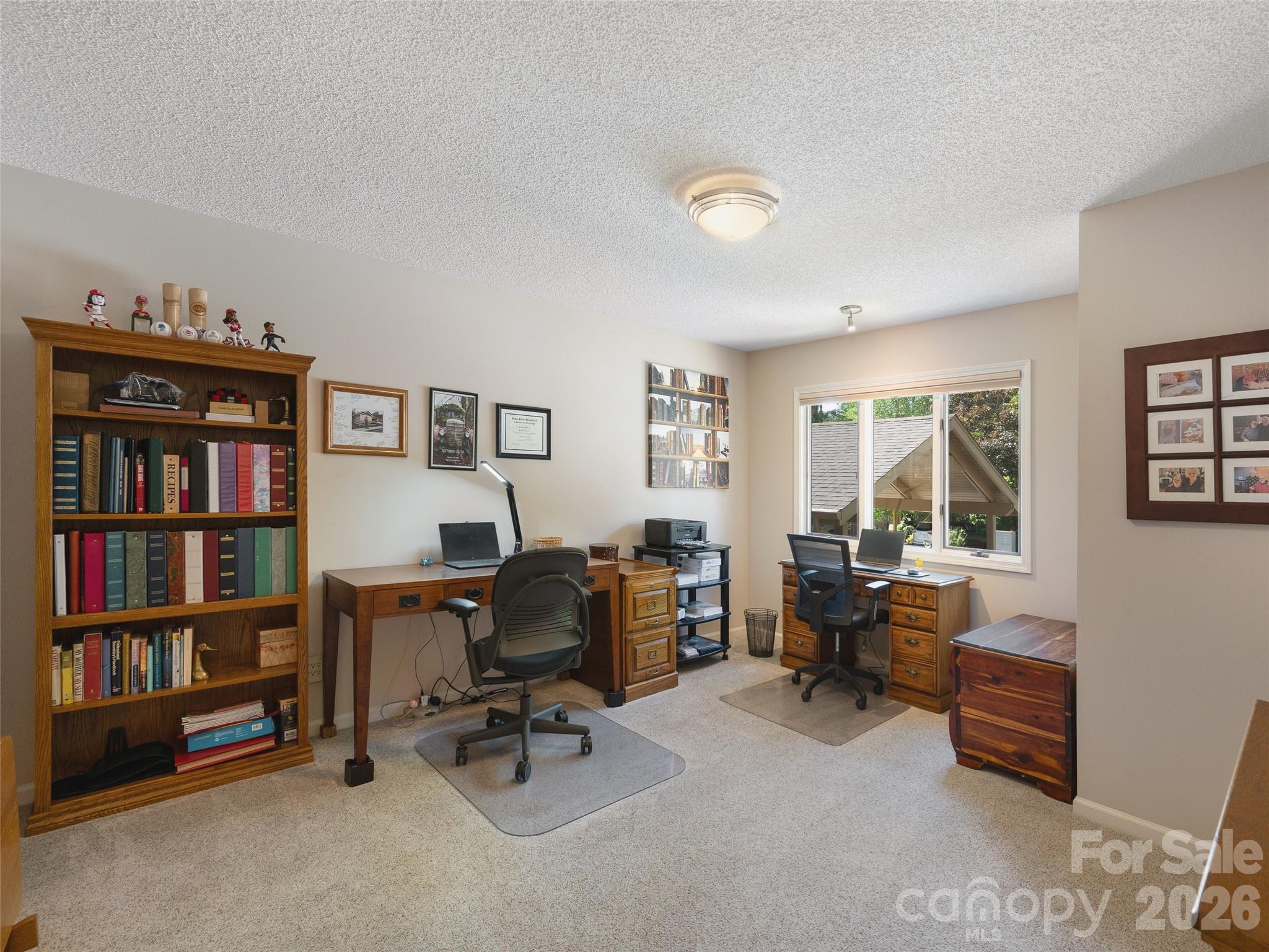 905 Red Oak Drive — Hendersonville