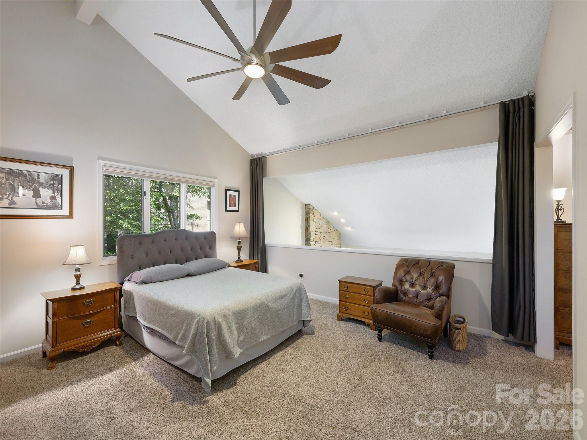 905 Red Oak Drive — Hendersonville