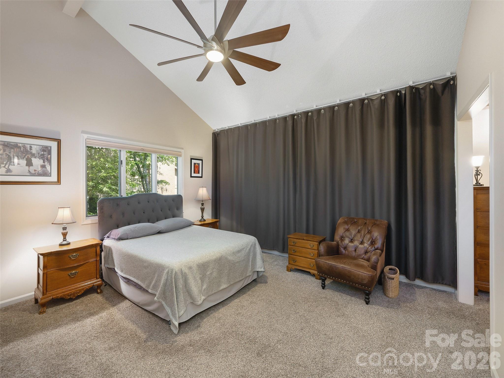 905 Red Oak Drive — Hendersonville