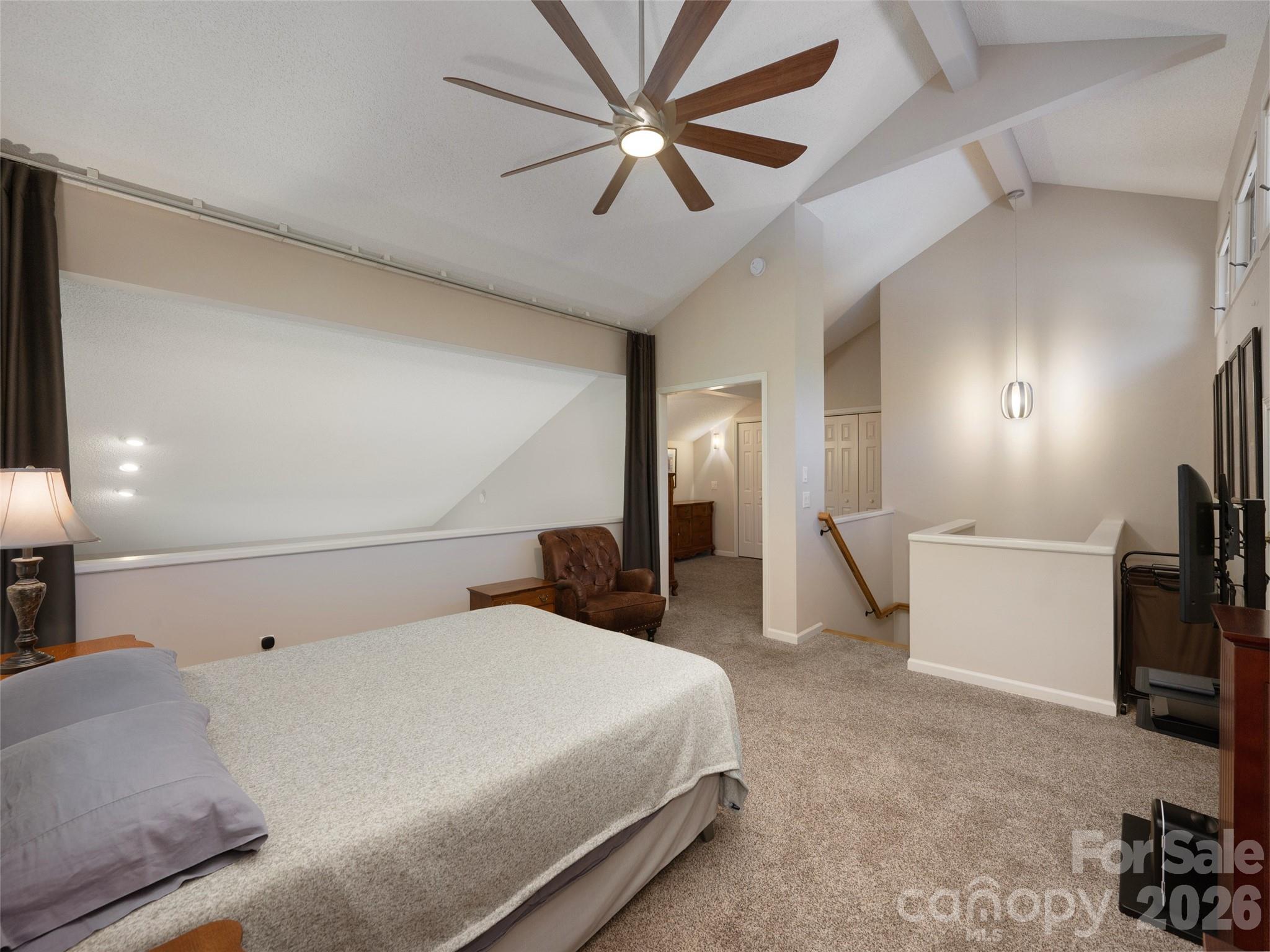 905 Red Oak Drive — Hendersonville