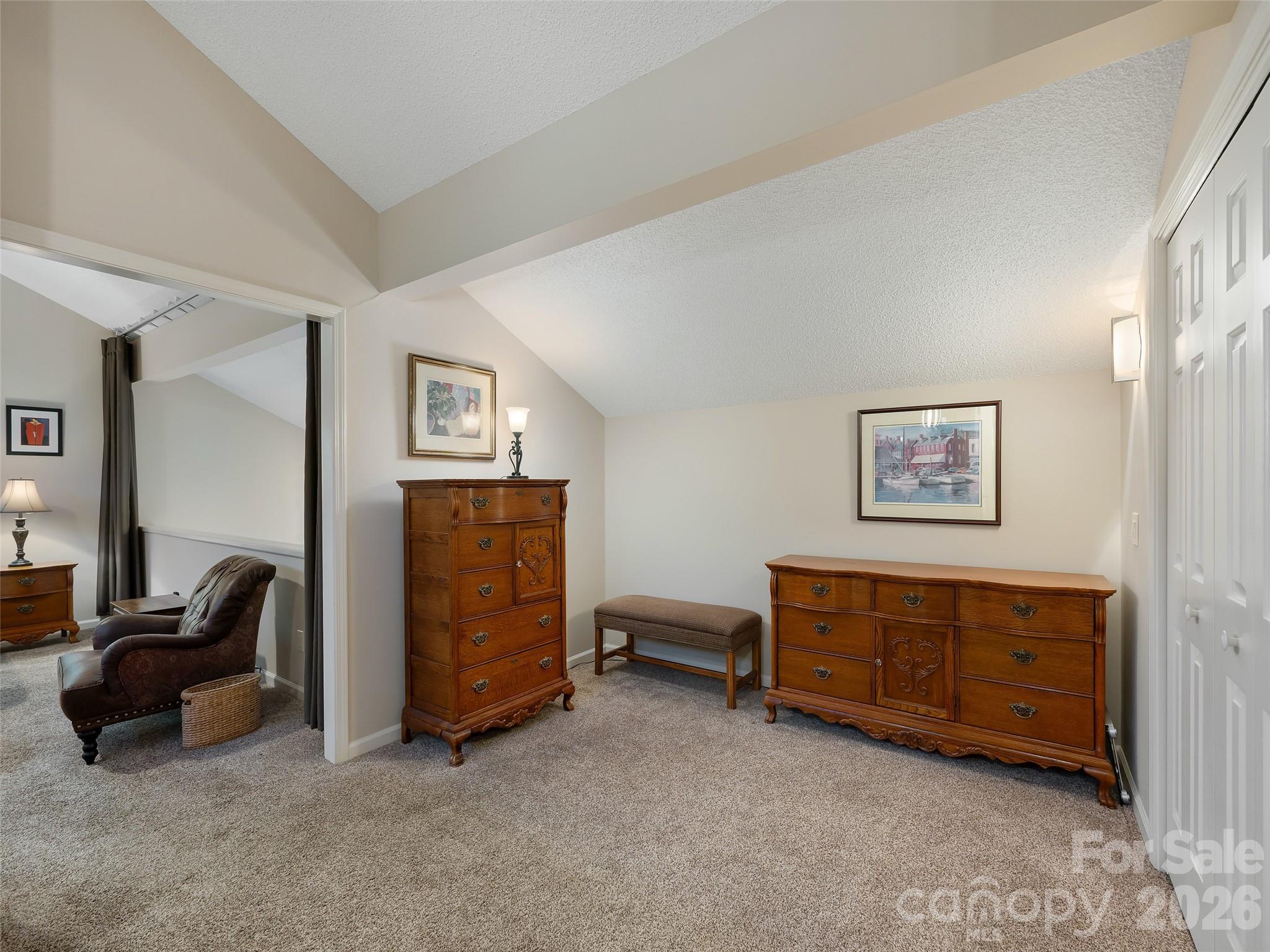 905 Red Oak Drive — Hendersonville
