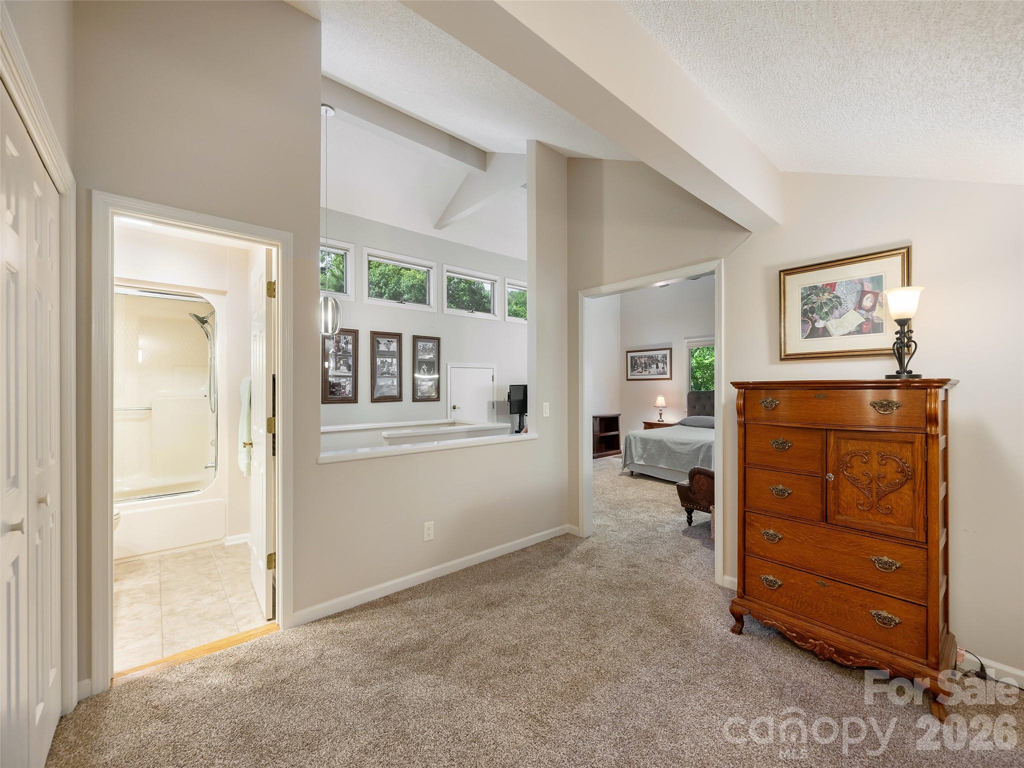 905 Red Oak Drive — Hendersonville