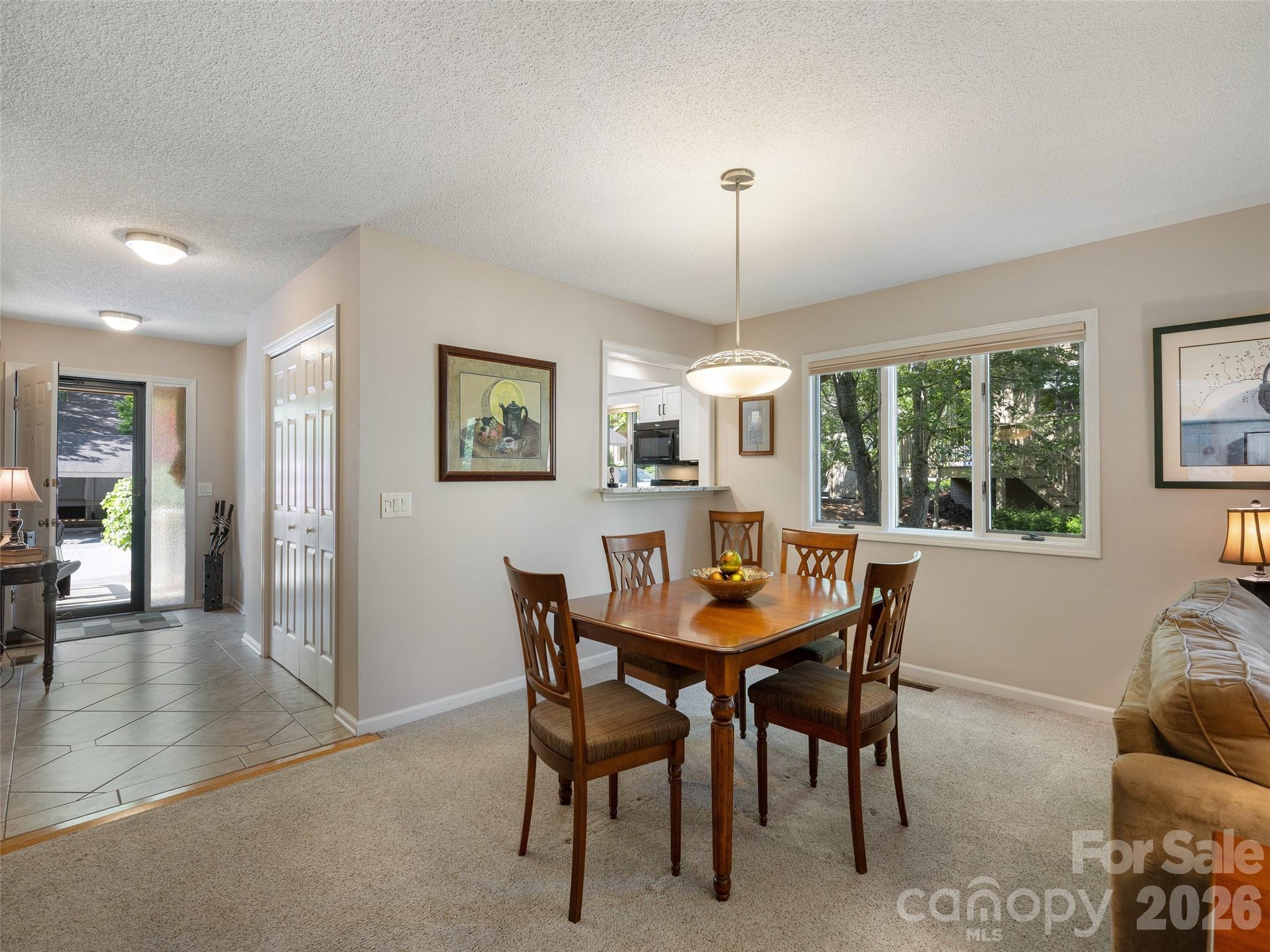 905 Red Oak Drive — Hendersonville